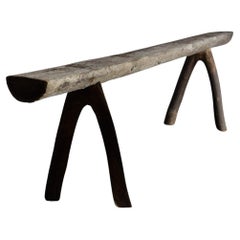 Japanischer alter Holzbankstuhl /wabi-sabi-Stuhl / primitive Bank / Ausstellungsraum st