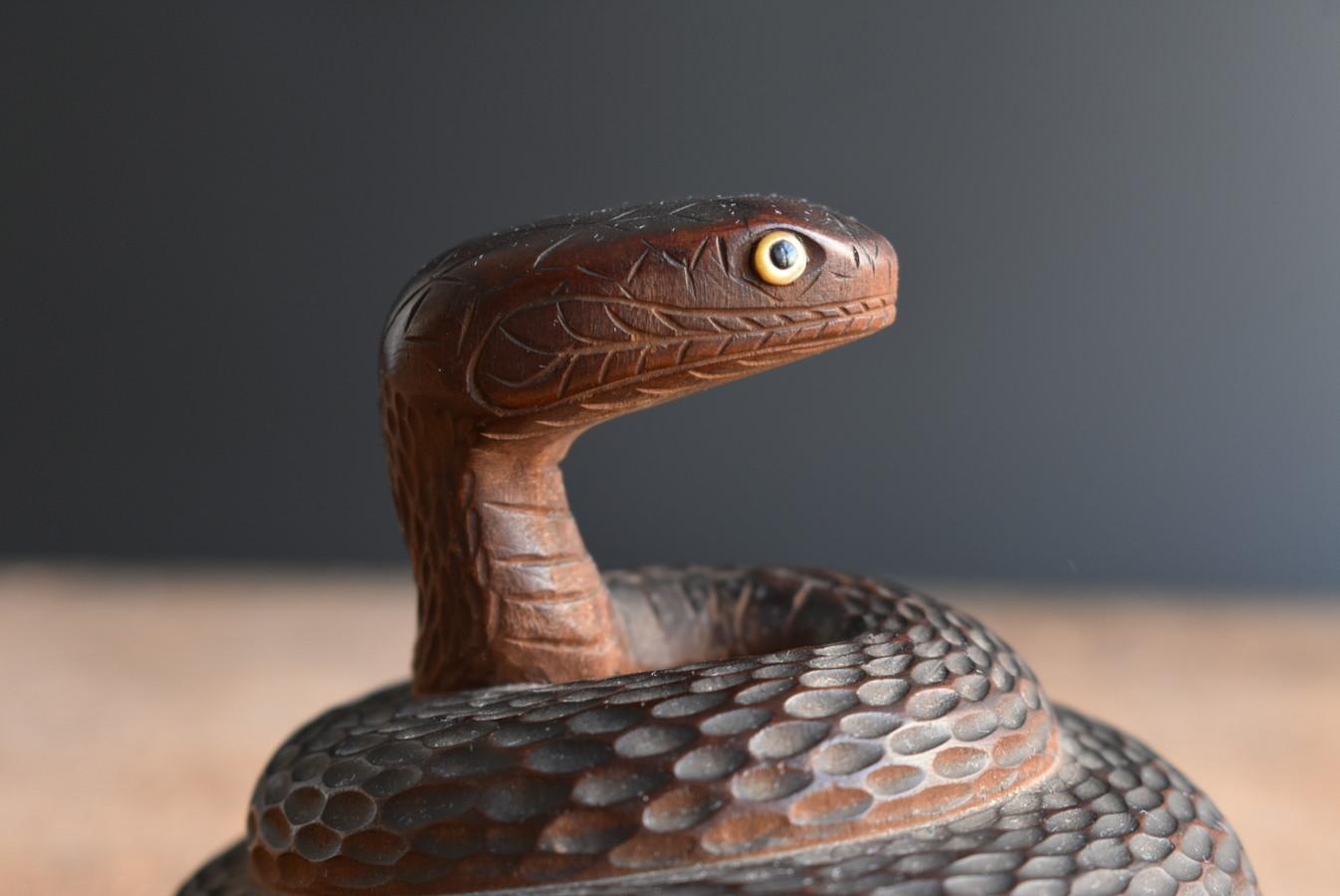 Japanese Old Wood Carved Small Snake Figurine / Taisho Period / Lucky Figurine In Good Condition In Sammu-shi, Chiba