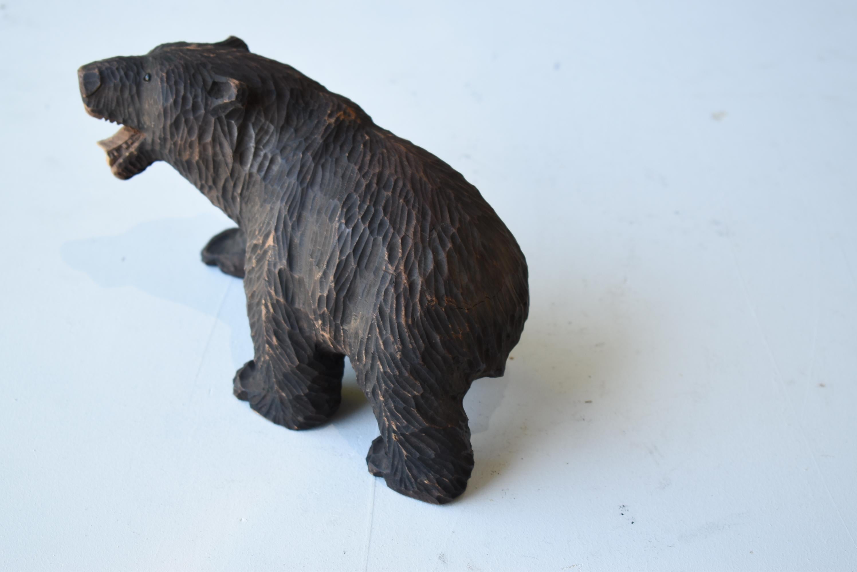 Sculpture japonaise d'ours en bois ancien sculpté des années 1930-1950 / Figurine vintage - Art populaire en vente 2