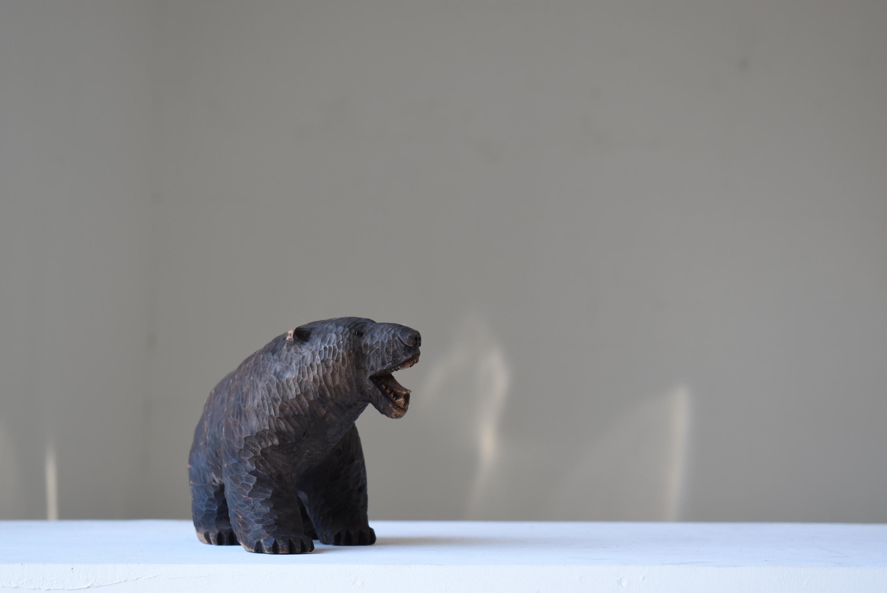 Japanese Old Wood Carving Bear 1930s-1950s/Vintage Figurine Sculpture Folk Art For Sale 9