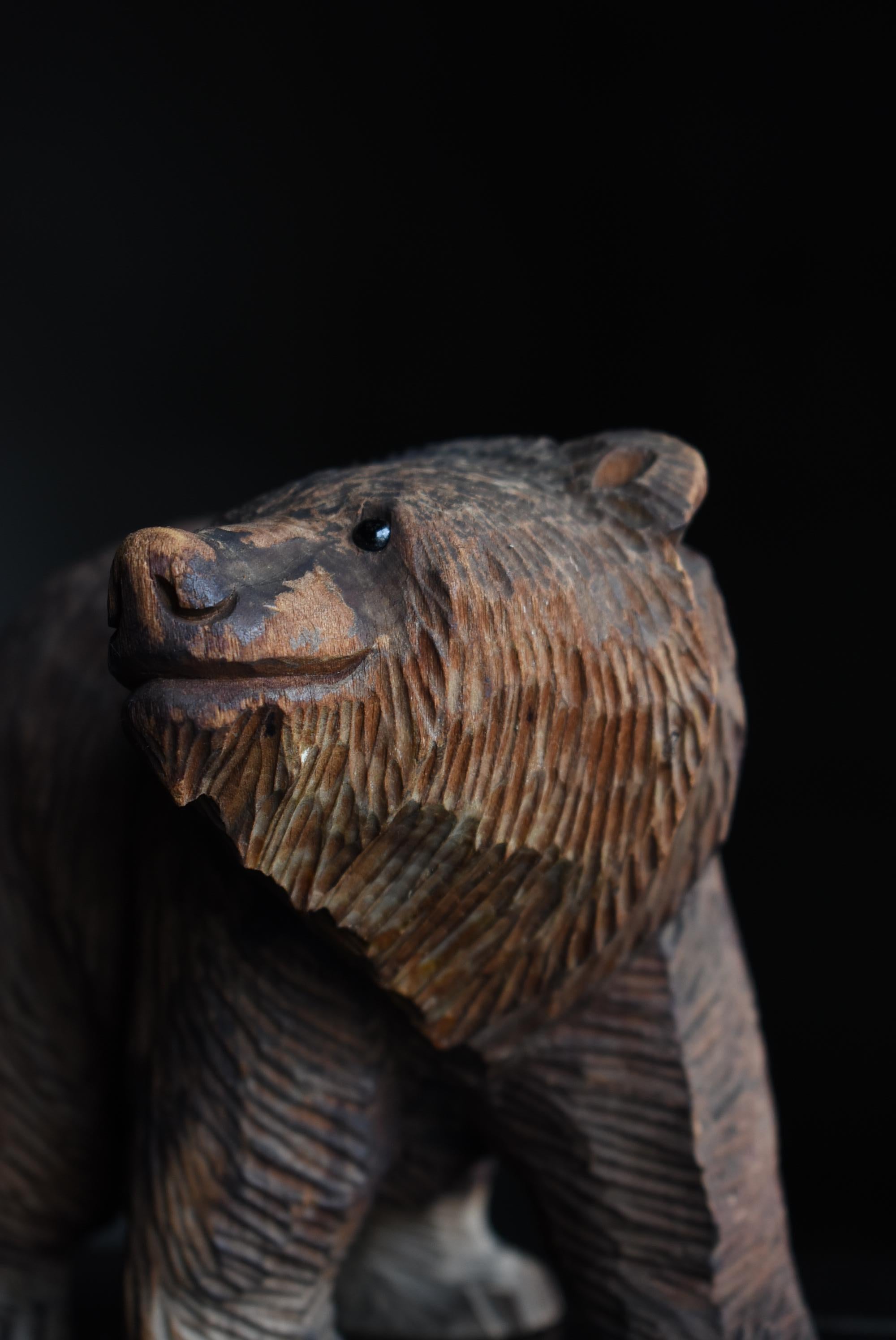 Japanese Old Wood Carving Bear 1950s-1970s / Figurine Sculpture Mingei In Good Condition In Sammu-shi, Chiba