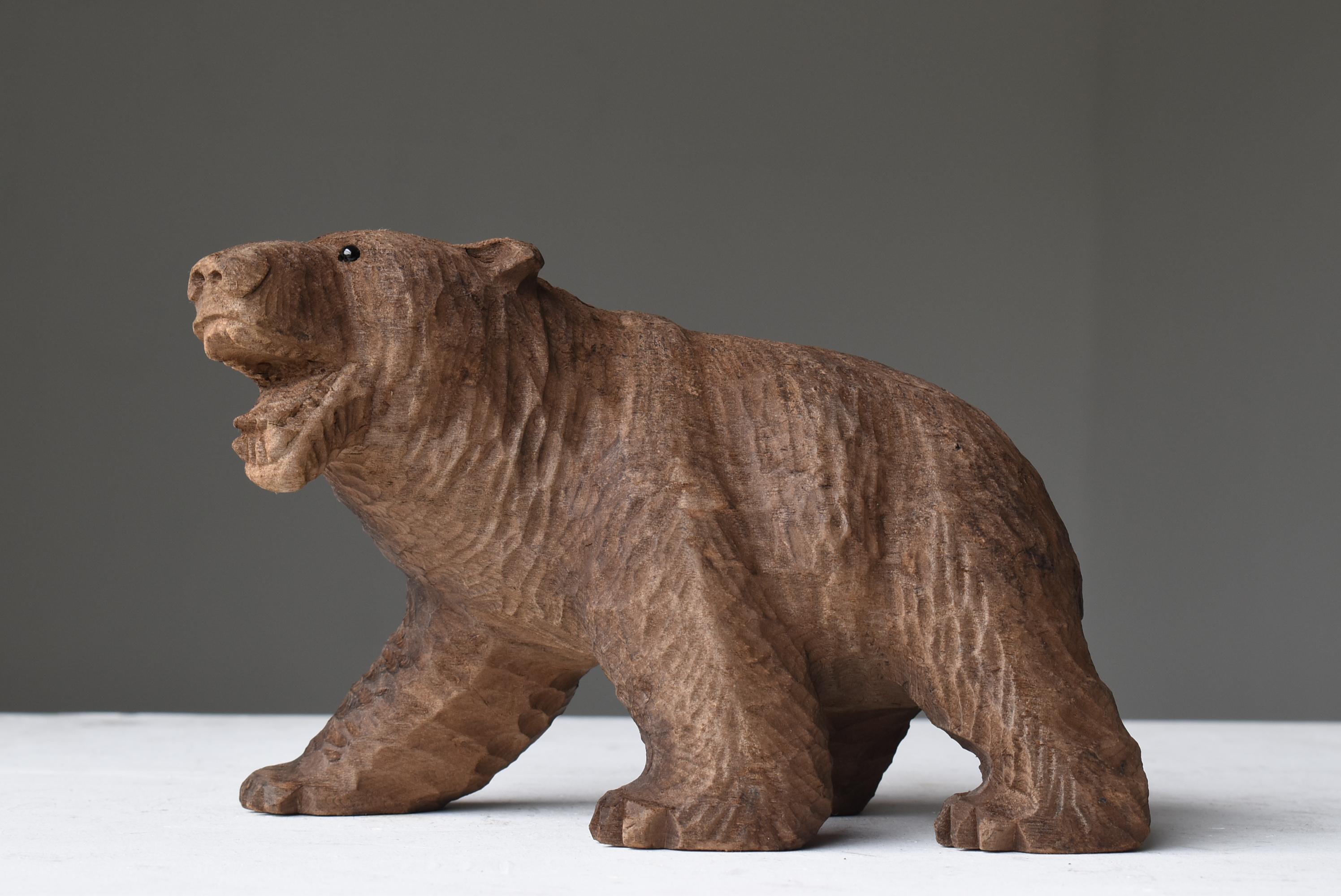 Japanischer Schnitzbär 1950er-1970er Jahre / Skulptur Figur (Showa) im Angebot