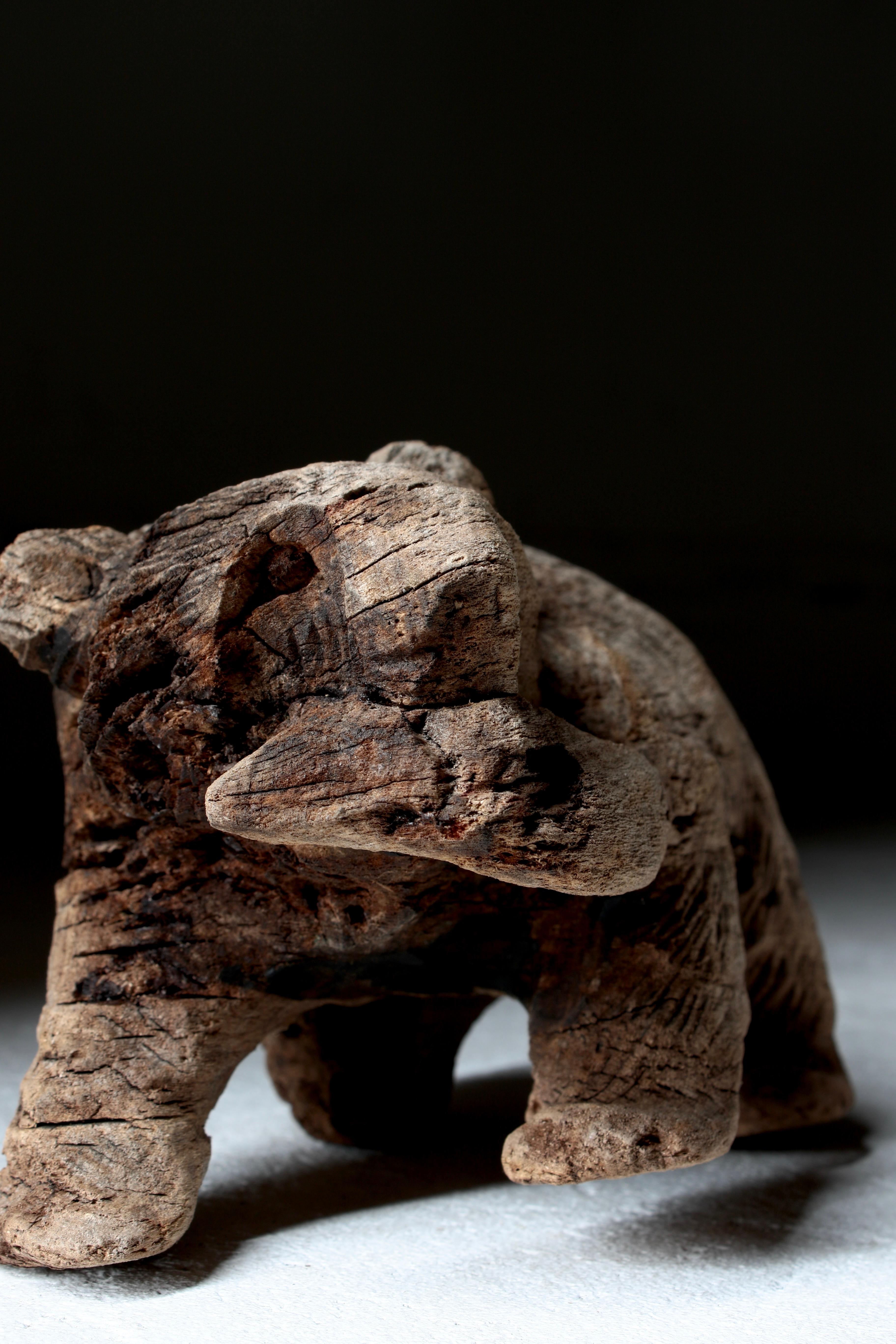 Woodwork Japanese Old Wood Carving Bear / Wooden Figurine / 1950-1970s / Wabi-Sabi Mingei