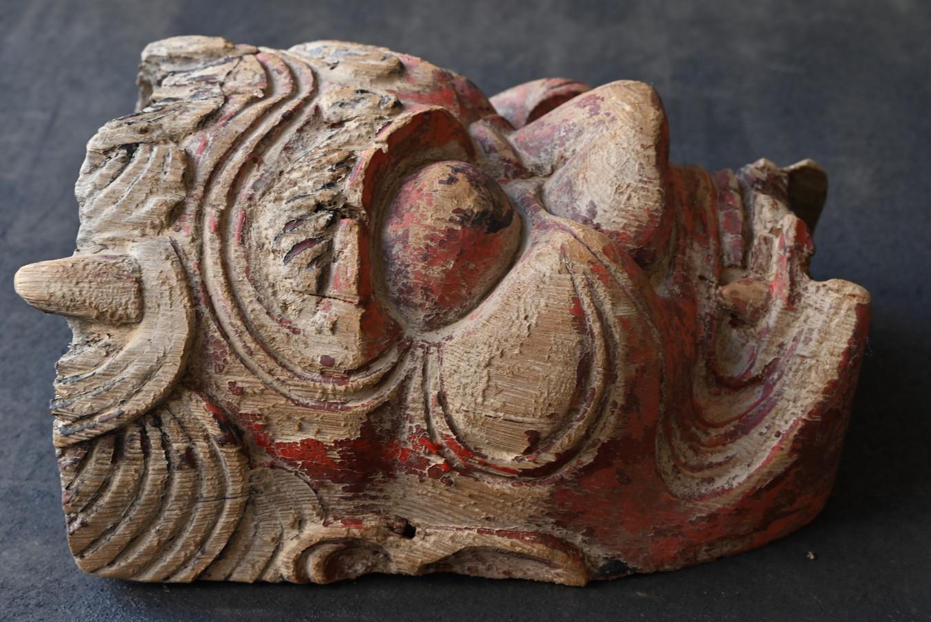 Masque démon japonais sculpté en bois ancien n°B/avant 19ème siècle/accroché au mur  en vente 3