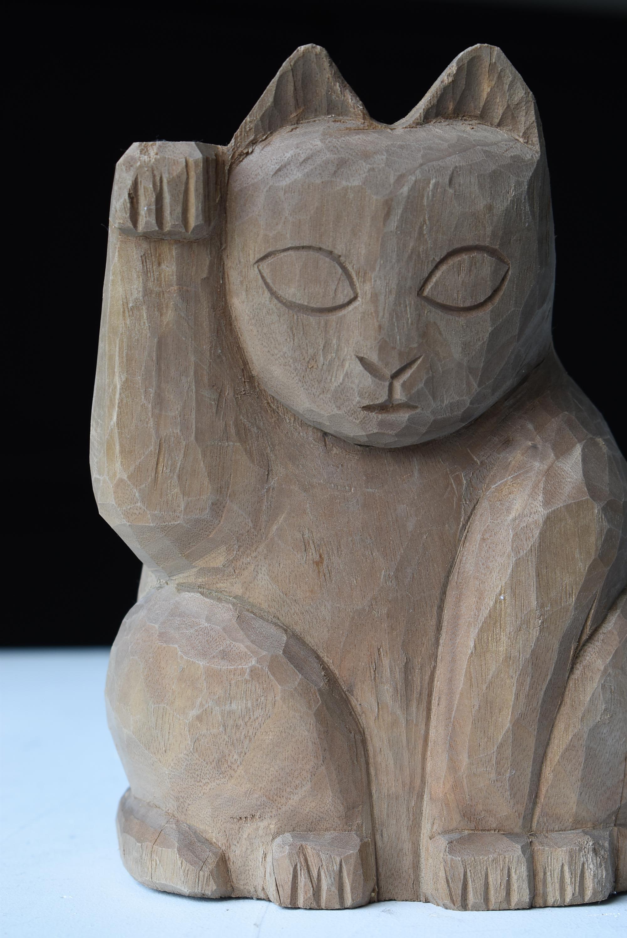 Showa Japanese Old Wood Carving Maneki Neko 1940s-1970s/Beckoning Cat Animal Sculpture