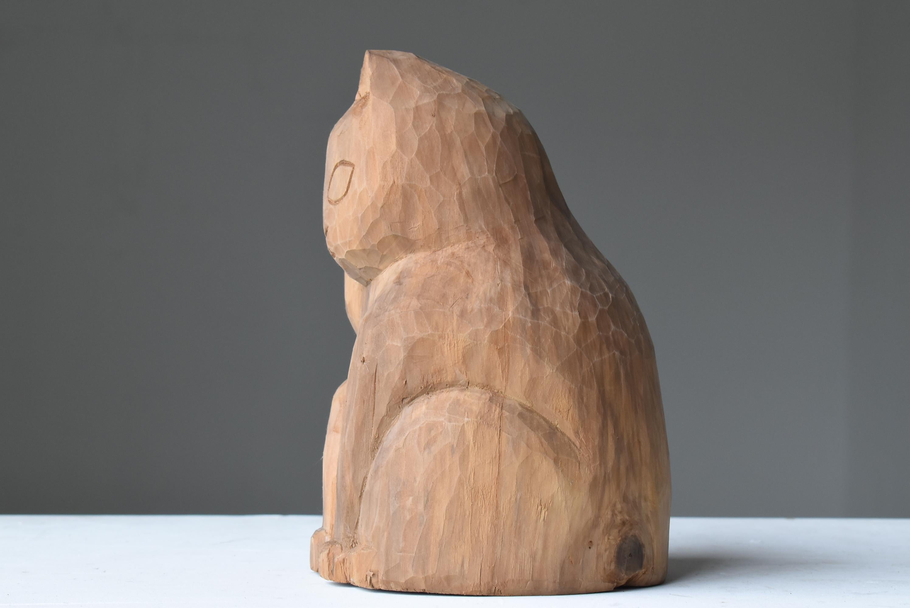 Cedar Japanese Old Wood Carving Maneki Neko 1950s-1970s/Beckoning Cat Sculpture Mingei