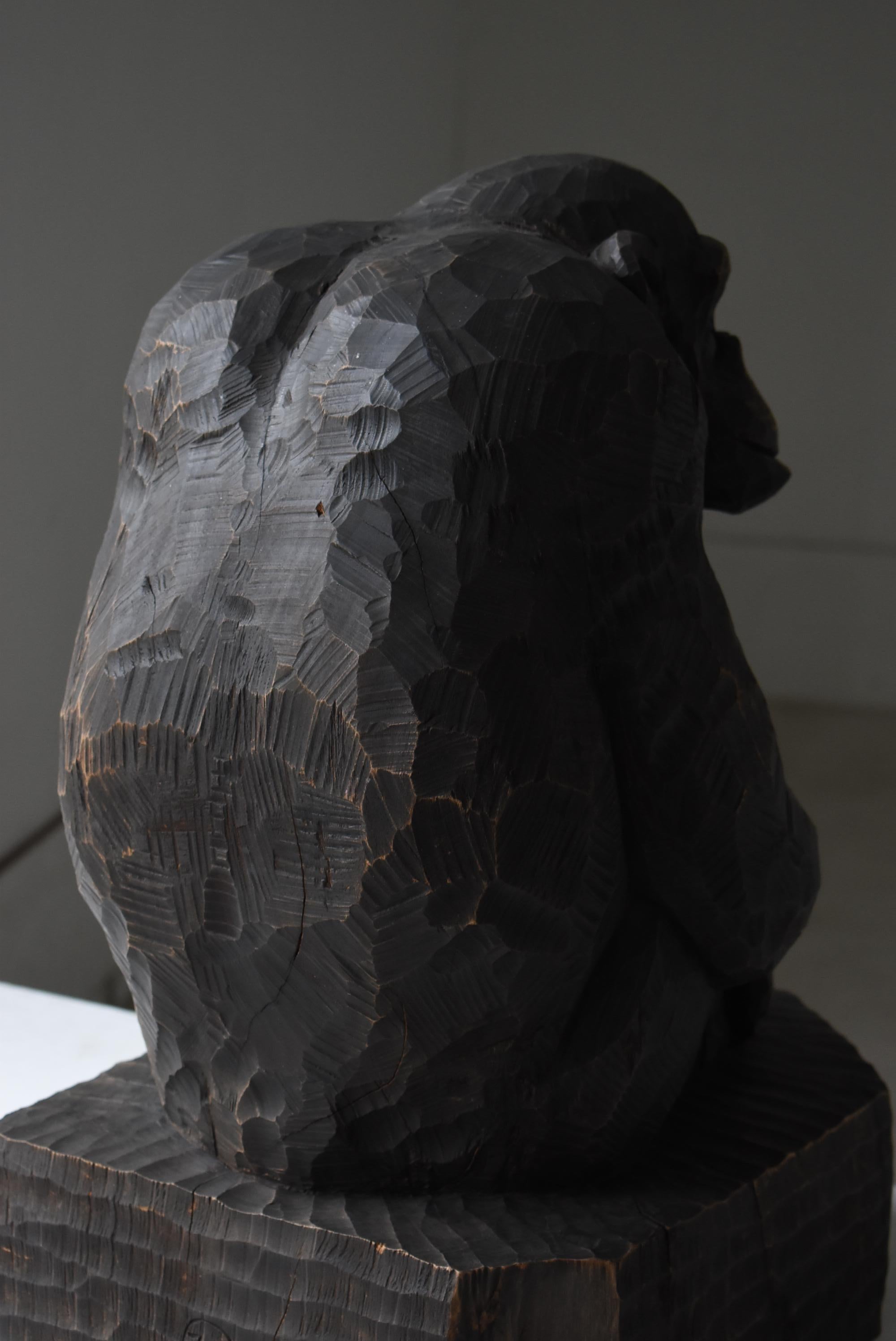Sculpture japonaise Chimpanzee des années 1940-1960 / sculpture en bois Mingei  en vente 4
