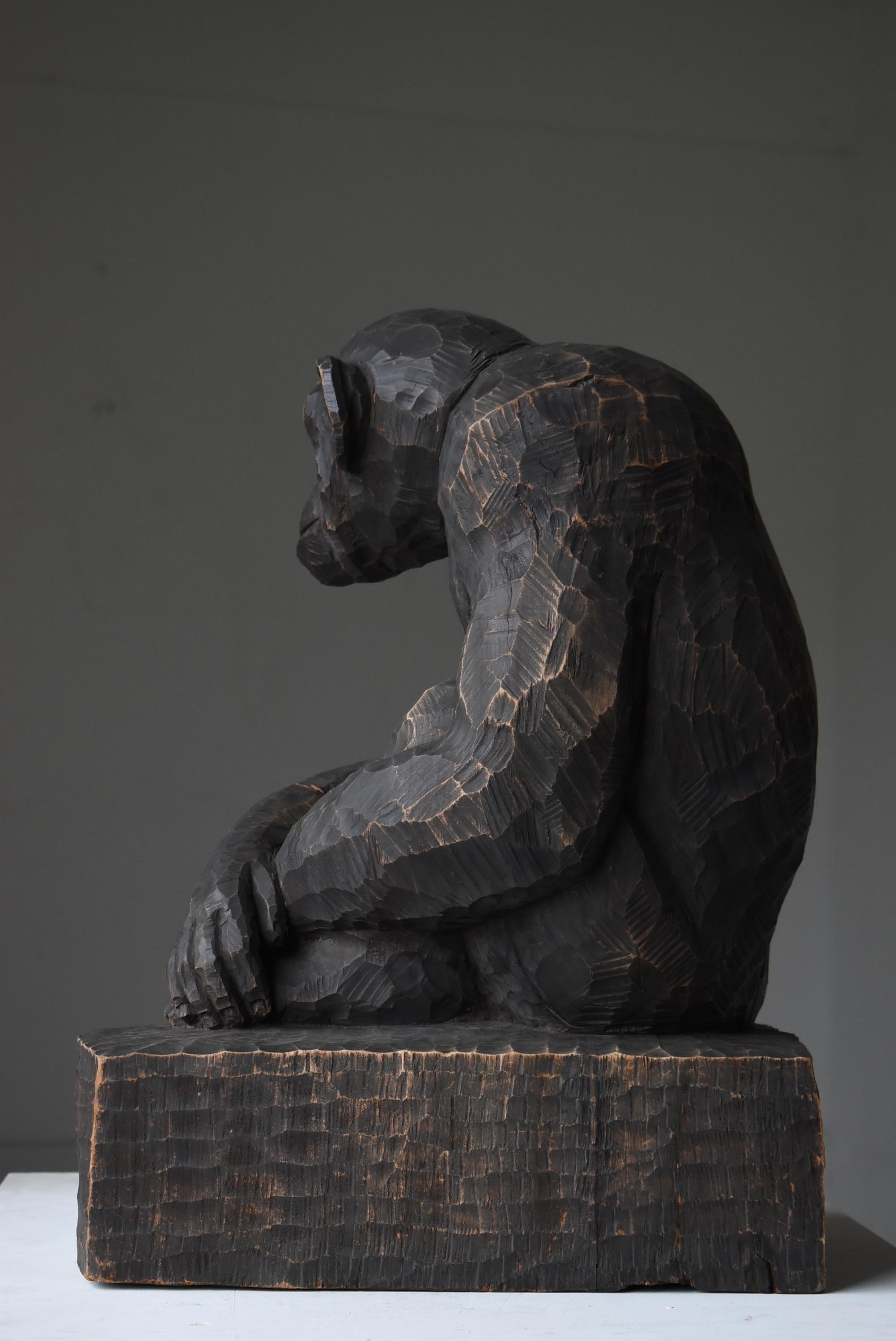 Japanese Old Wood Sculpture Chimpanzee 1940s-1960s / Wood Carving Mingei  For Sale 3