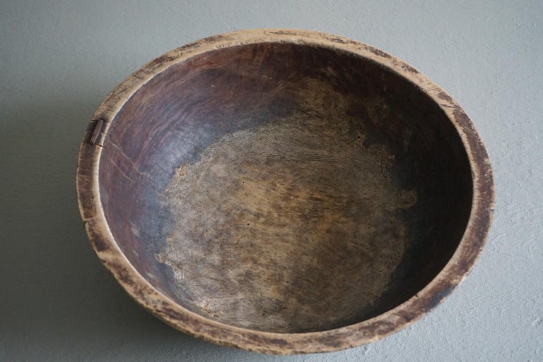 Japanese Old Wooden Bowl Primitive Wabi-Sabi Antique In Fair Condition For Sale In Chiba-Shi, JP
