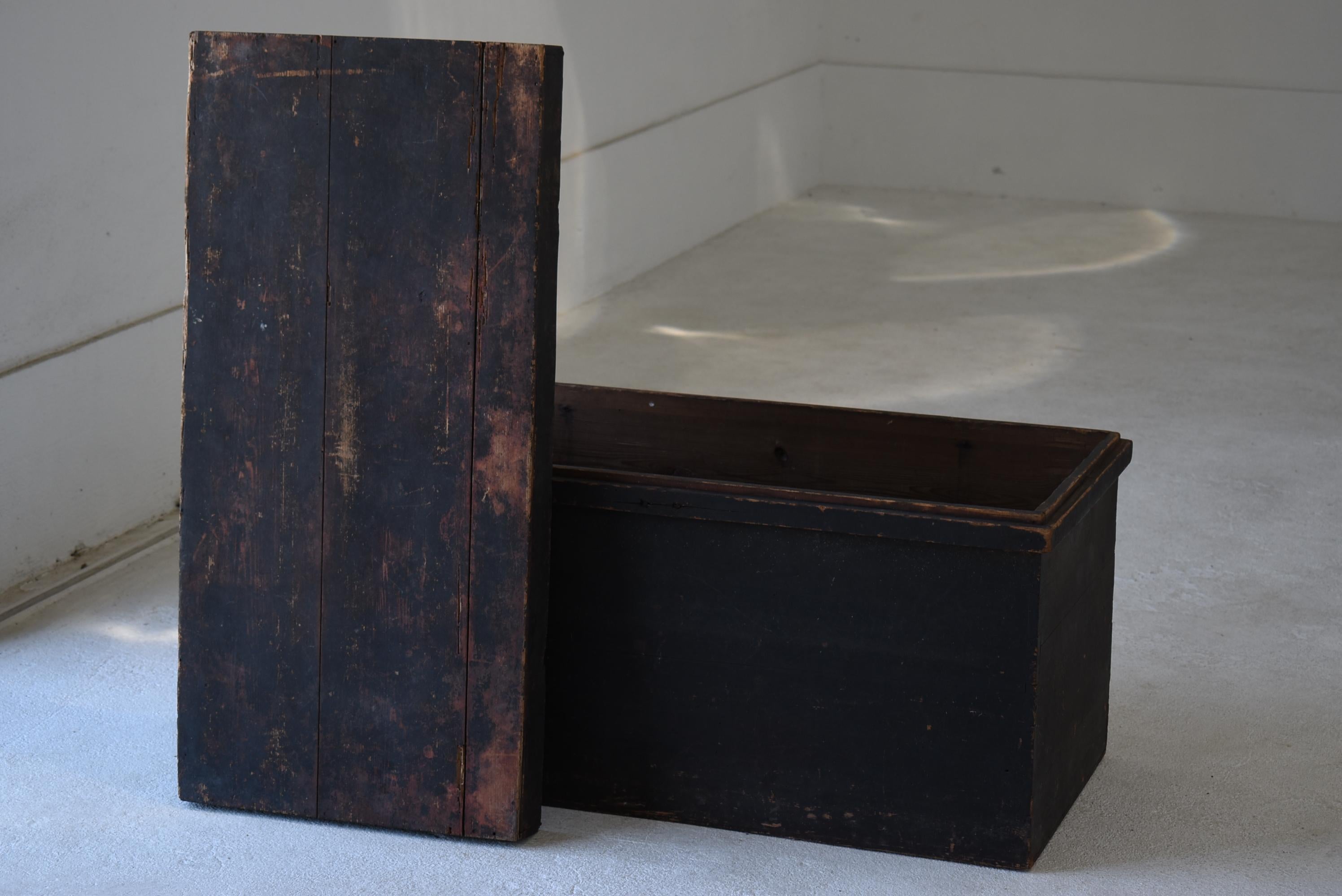 Japanese Old Wooden Box 1800-1900 / Antique Storage Side Table Coffee Table 4