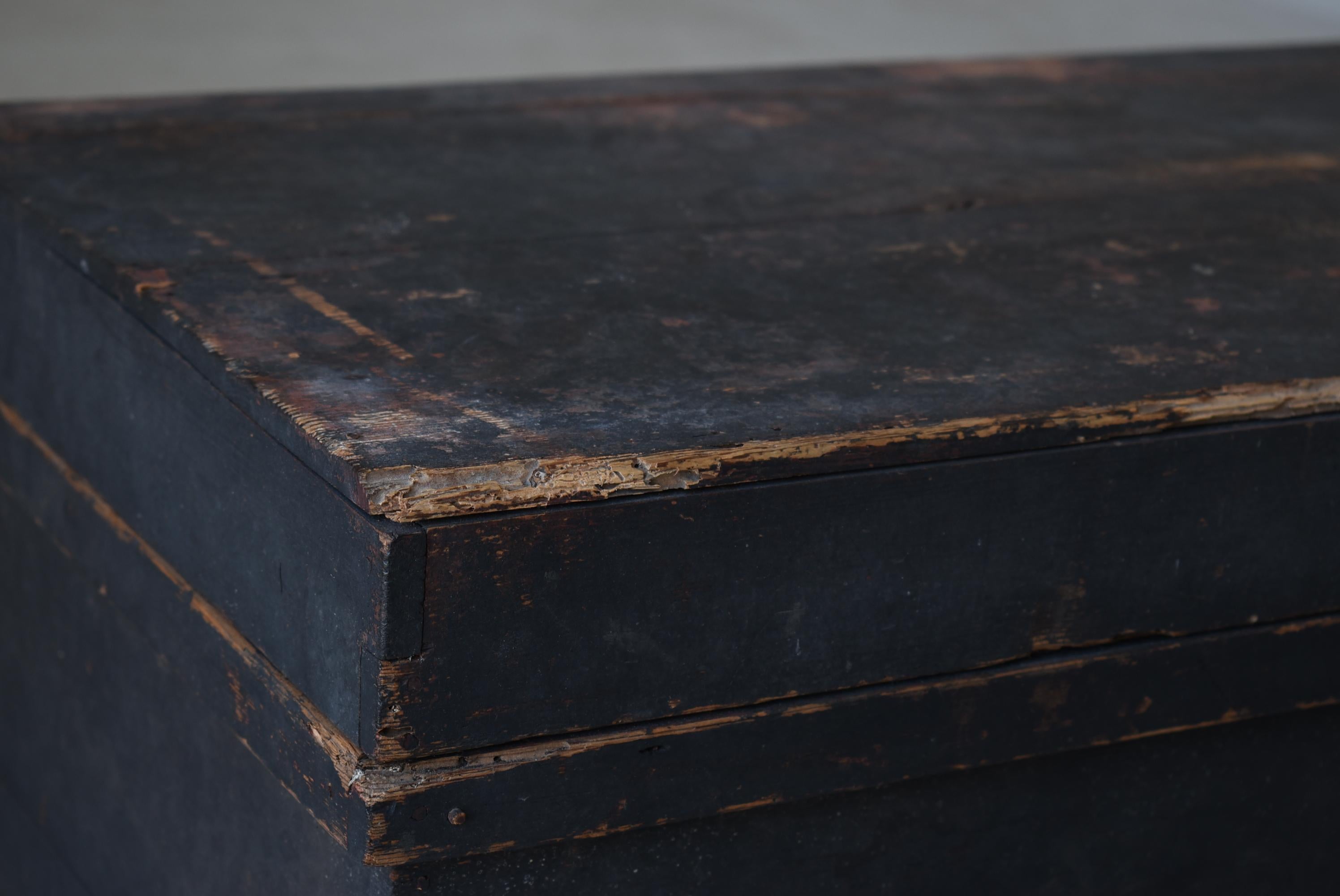 19th Century Japanese Old Wooden Box 1800-1900 / Antique Storage Side Table Coffee Table
