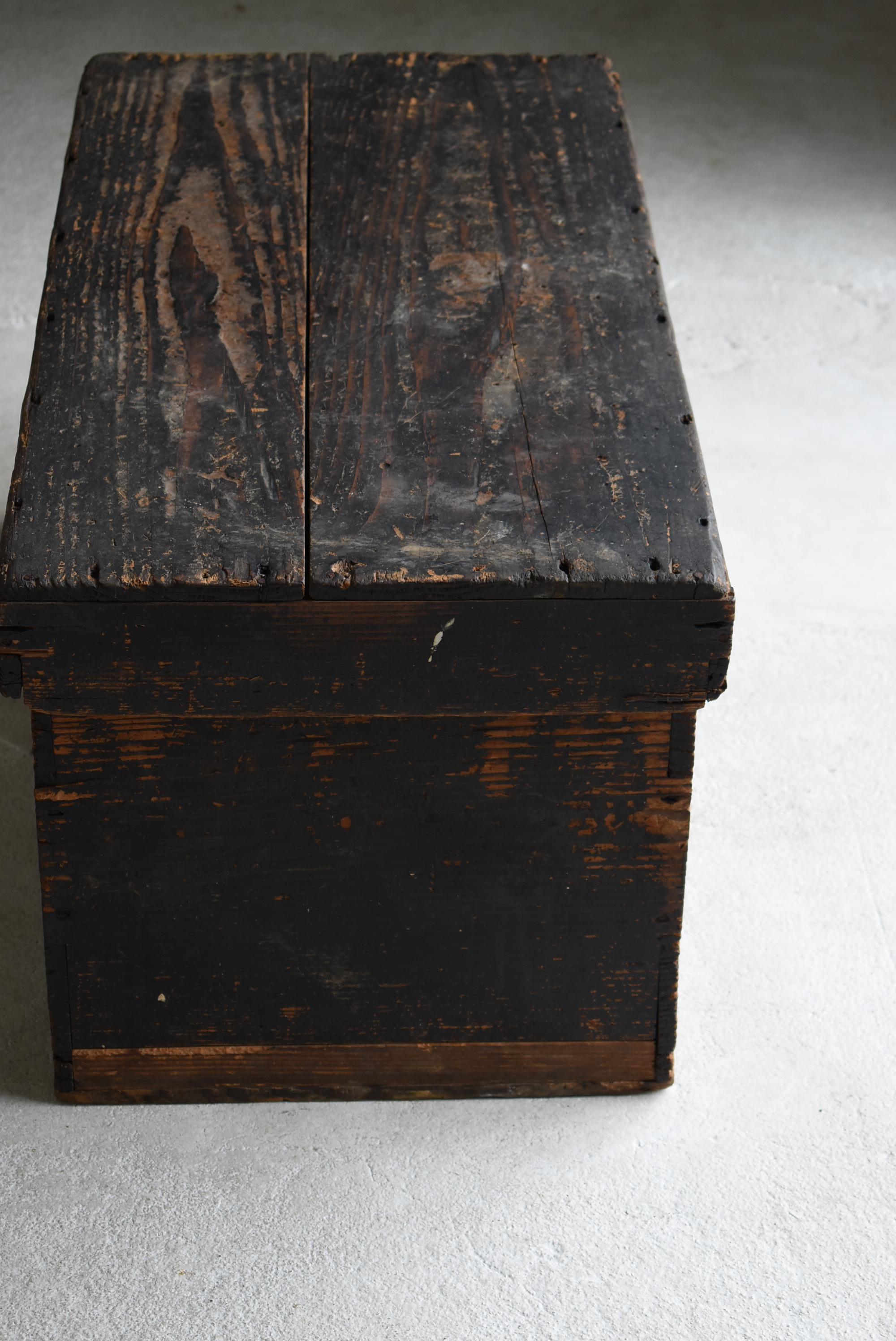 Cedar Japanese Old Wooden Box 1860-1900 / Antique Storage Sofa Table Coffee Table Side