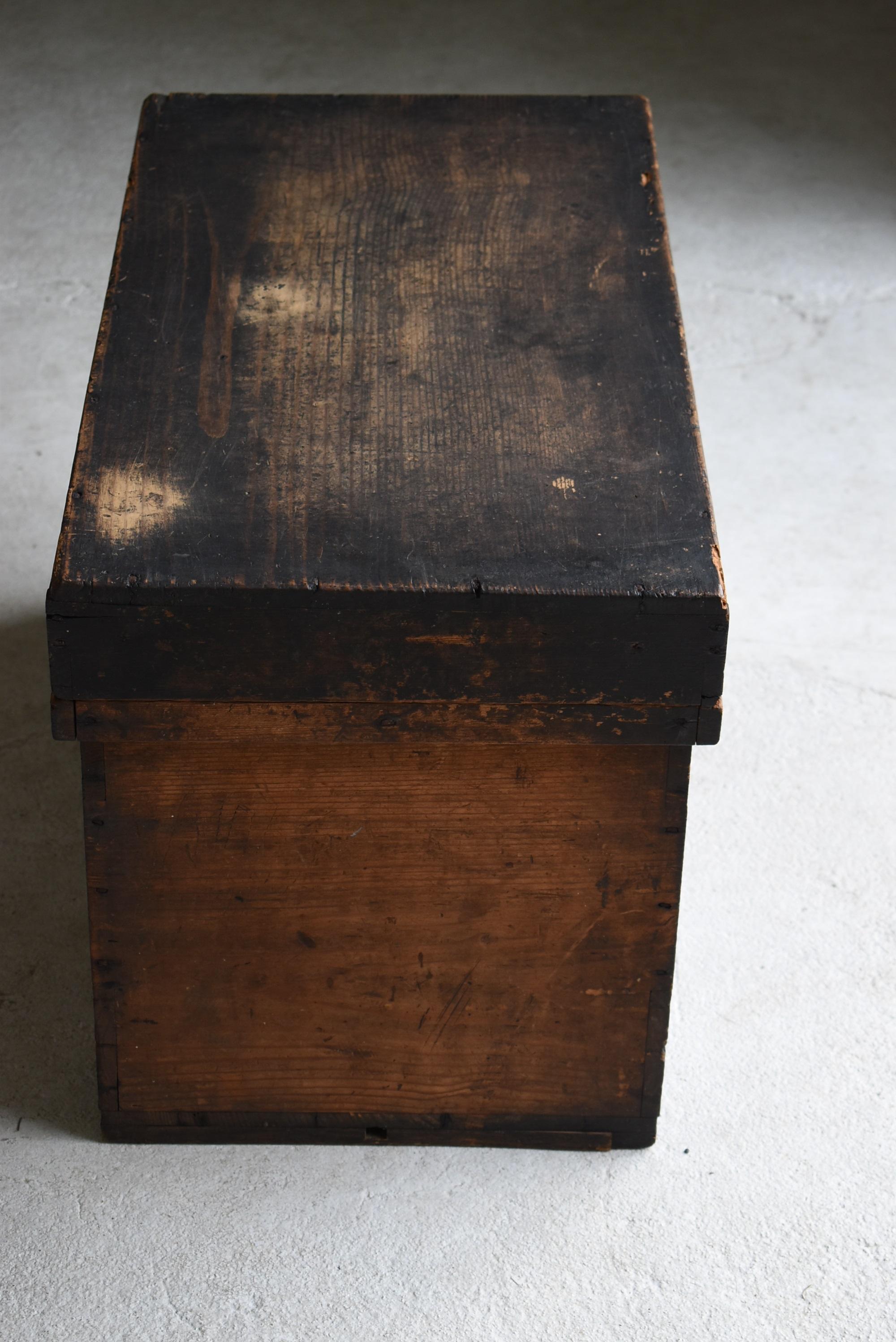 20th Century Japanese Old Wooden Box 1860-1920/Antique Storage Sofa Table Tansu Coffee Table