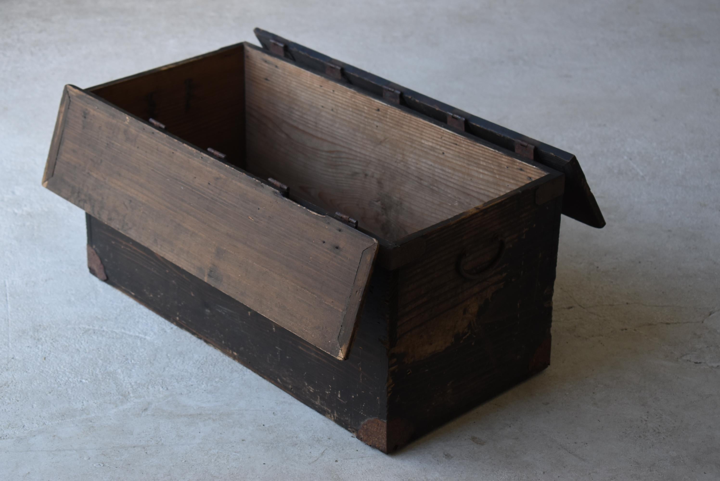 20th Century Japanese Old Wooden Box 1860s-1920s/Antique Storage Sofa Table Wabisabi Art