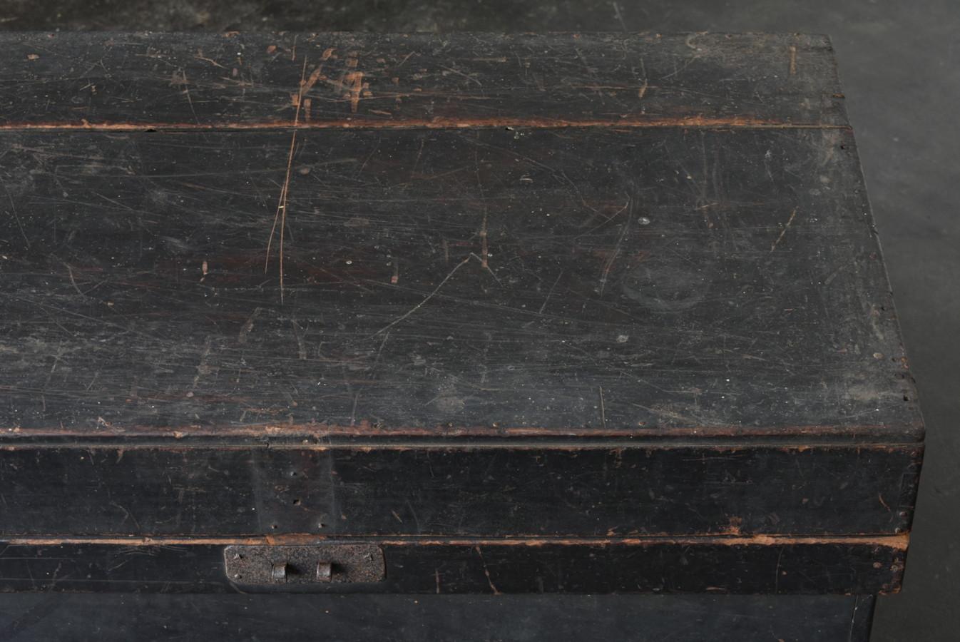 Japanese Old Wooden Box 1868-1900 / Antique Storage Sofa Table Coffee Table Side For Sale 3