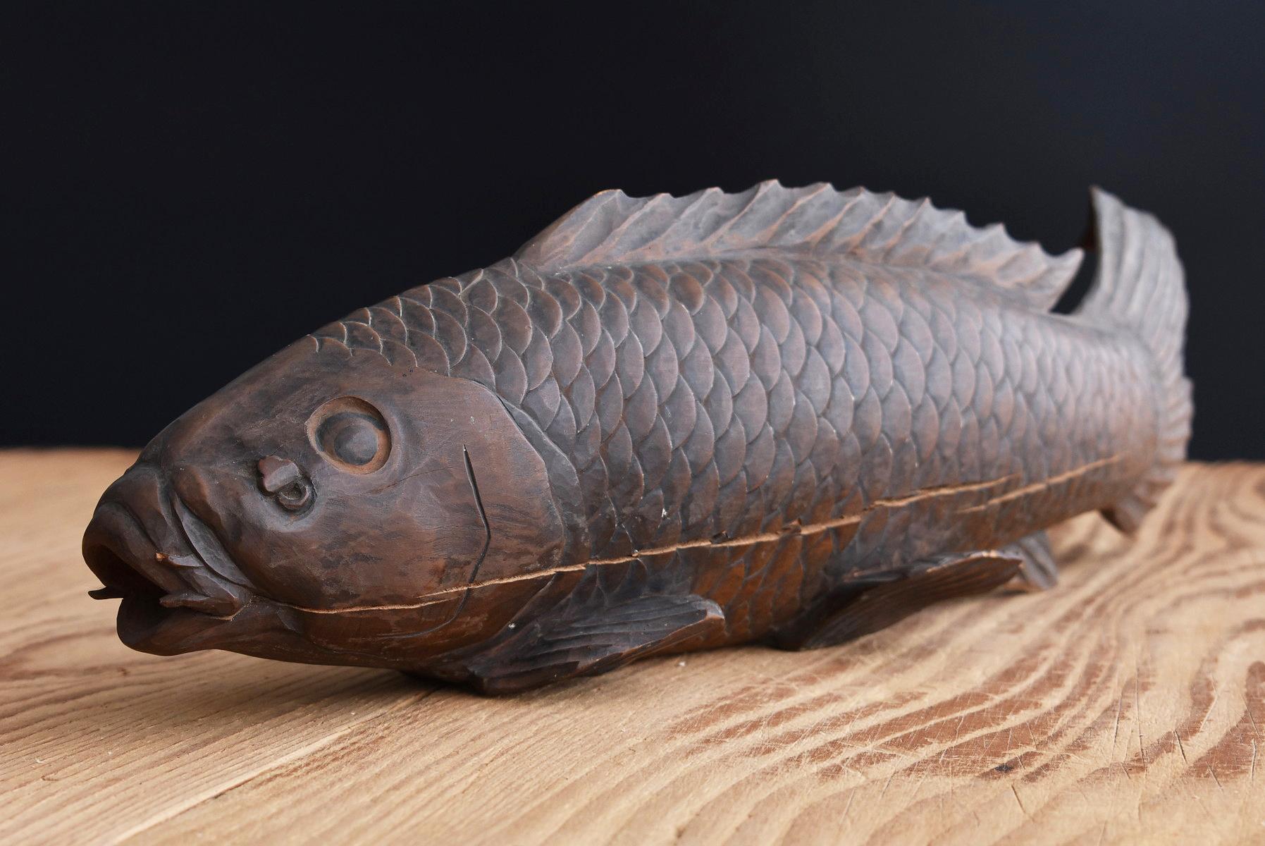 Japanese Old Wooden Carp Figurine/Excellent Skillful Carving/Meiji, Showa Era In Good Condition In Sammu-shi, Chiba