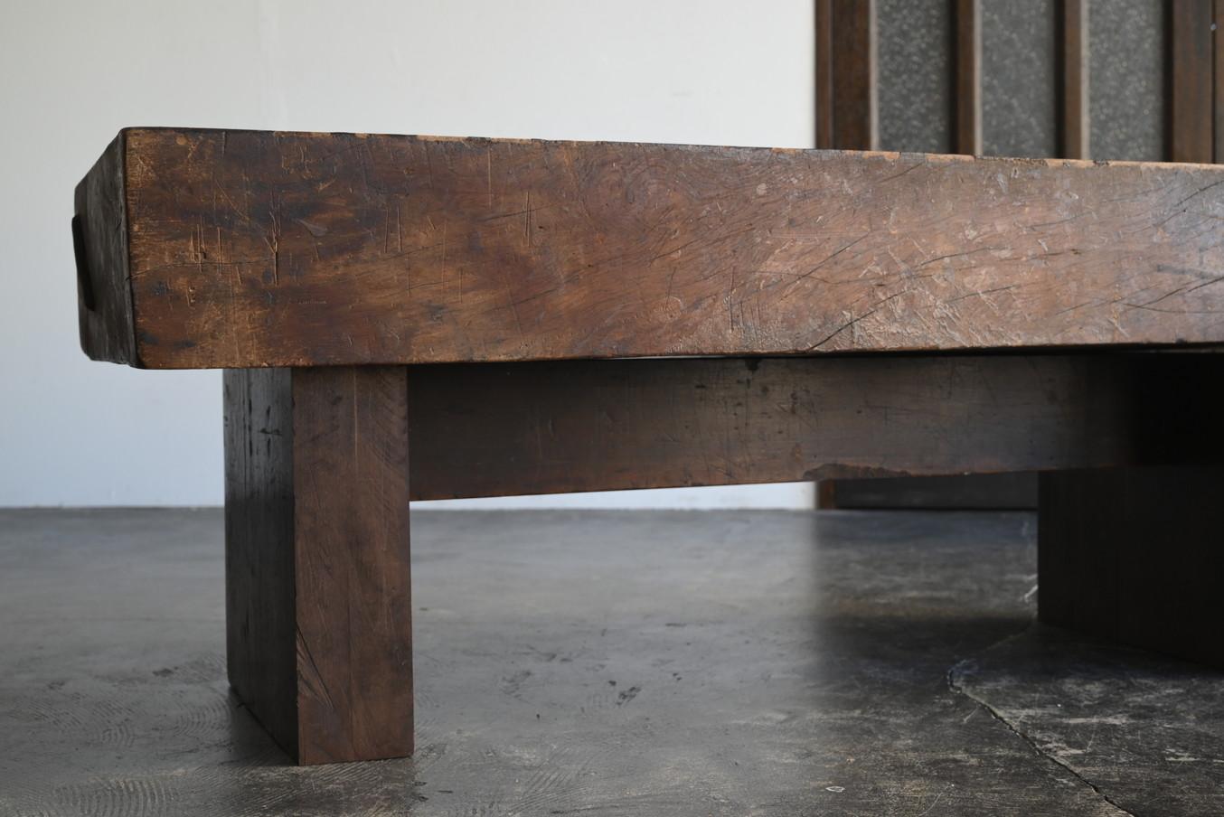 Japanese old wooden low table/1960/coffee table/wooden bench For Sale 8