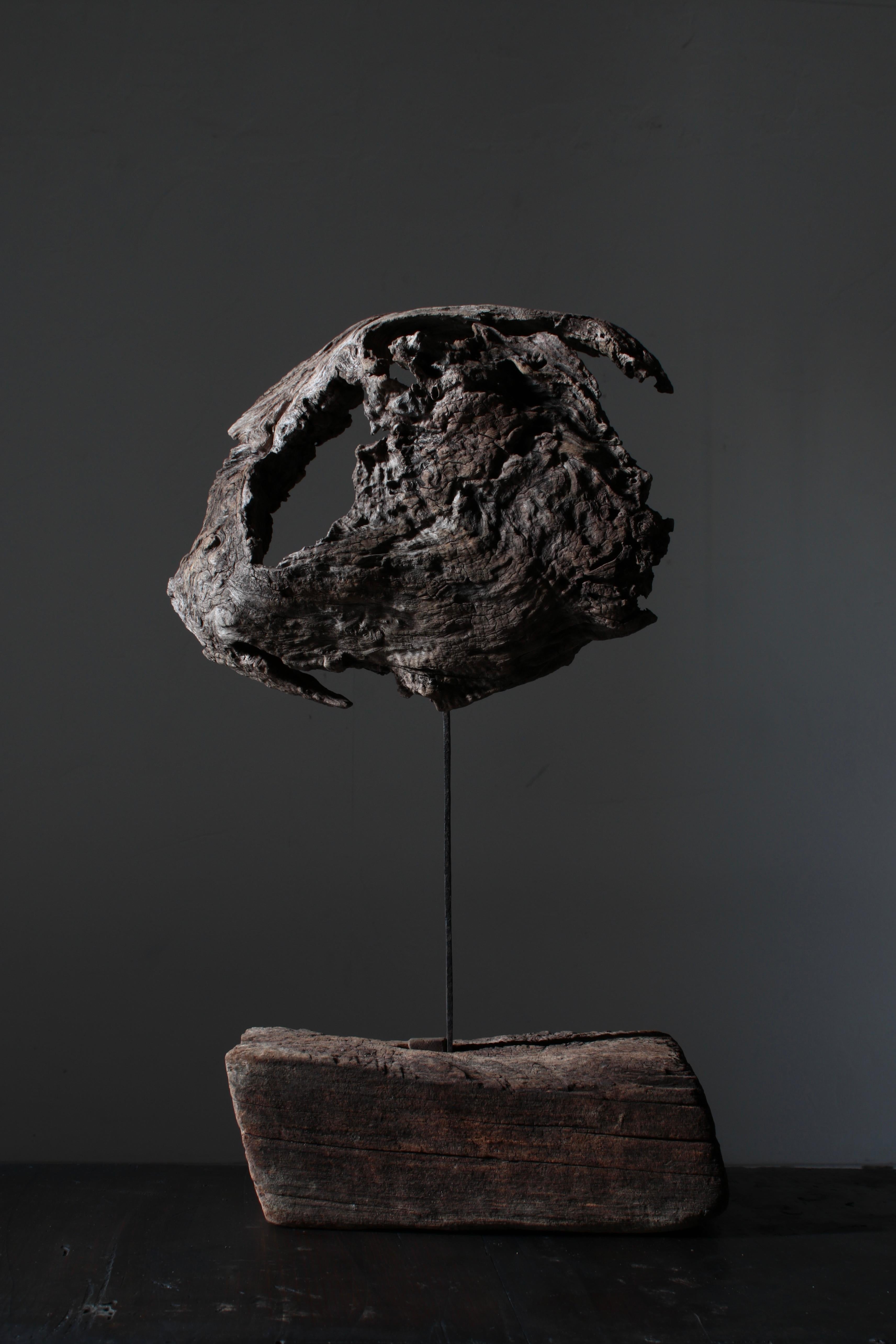 Japanisches altes Holzobjekt / Holz-Lump-Figur, Wabi-Sabi (Primitiv) im Angebot