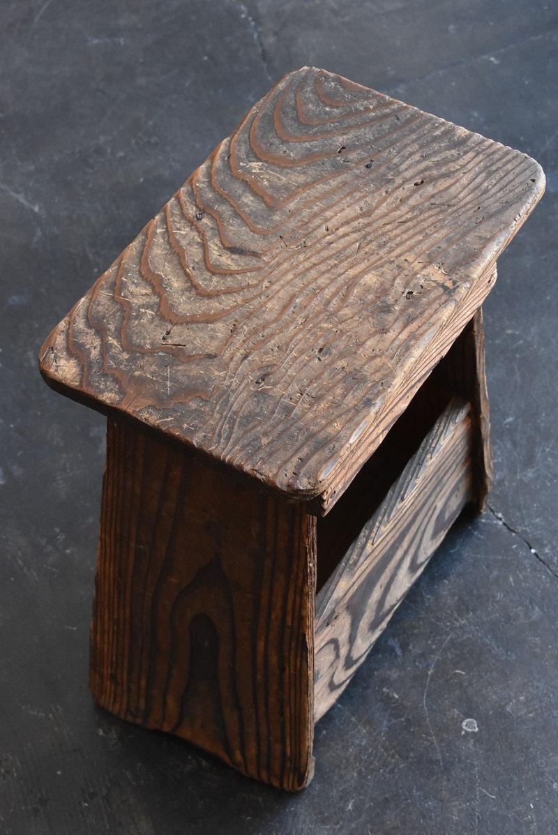 Japanese Old Wooden Stool / 1900-1950 / Beautiful Chair Made of Cedar Wood In Good Condition In Sammu-shi, Chiba