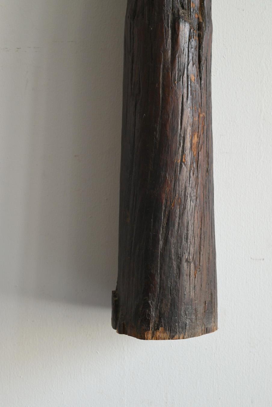 Japanese old wooden vase/20th century/wall-mounted wabi-sabi vase For Sale 5