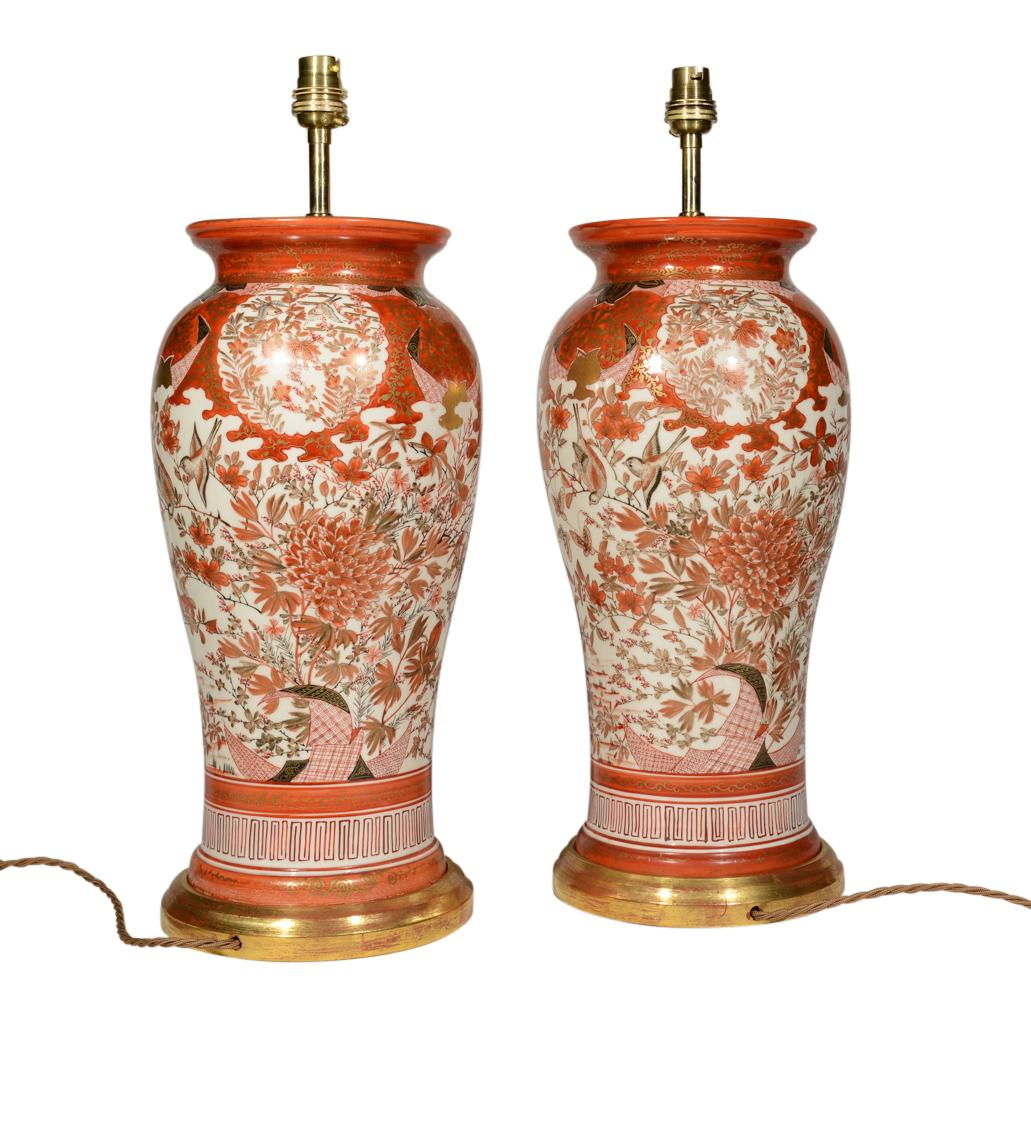 Japanese Orange and Gilt Kutani Pair of 19th Century Table Lamps For Sale 3