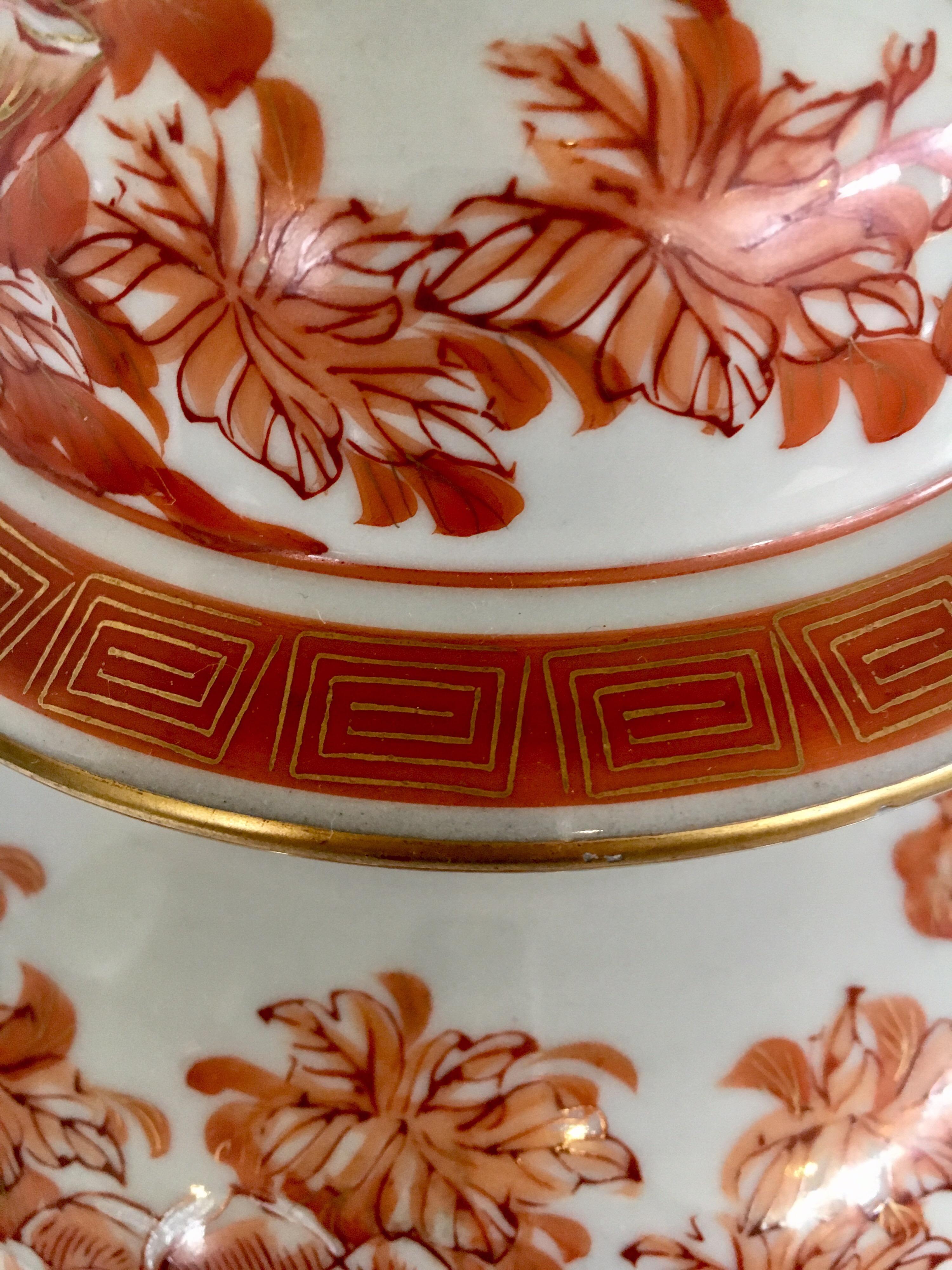 Japanese Orange and White Porcelain Ginger Jar Urn Vase In Good Condition In West Hartford, CT