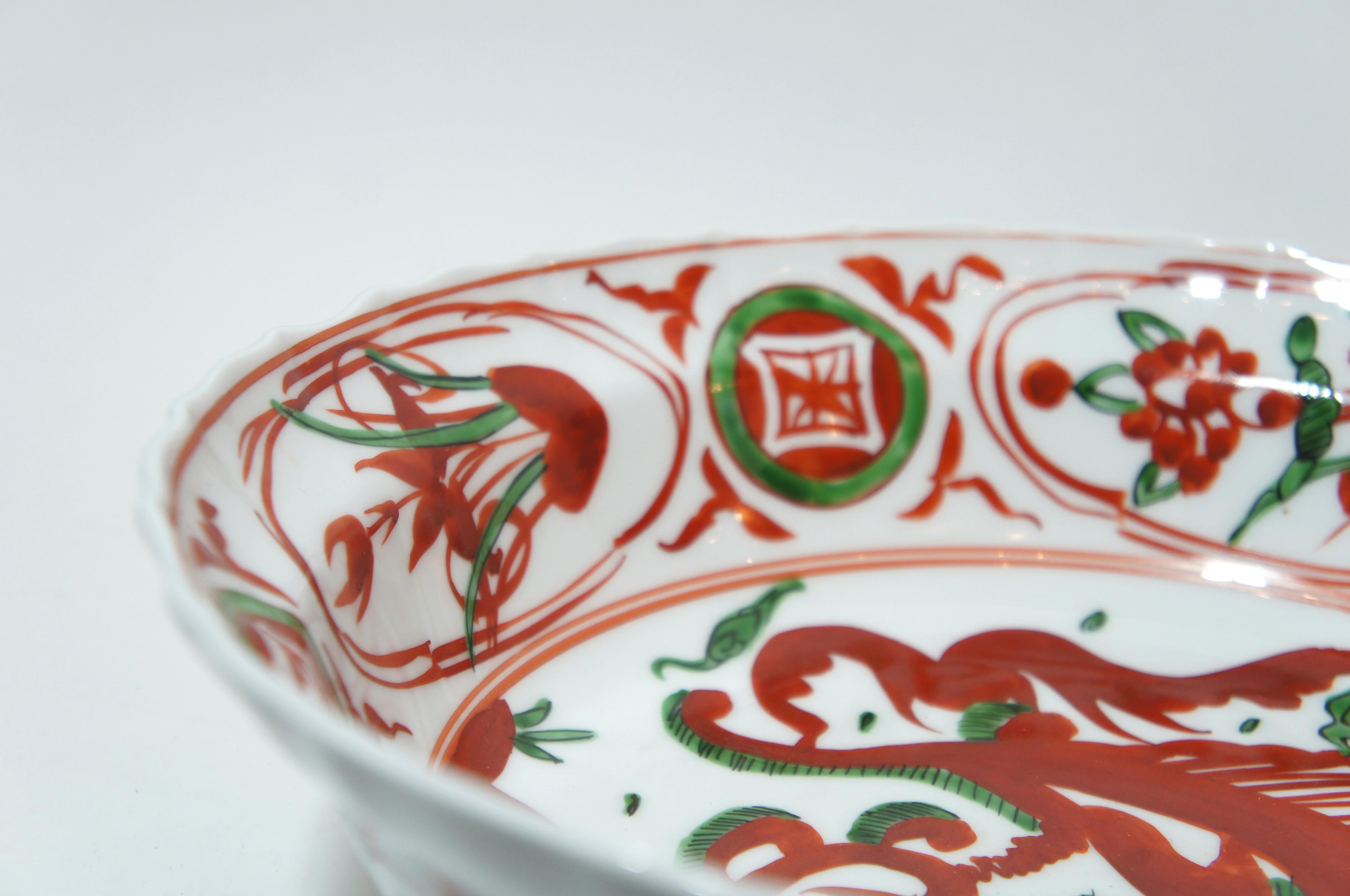 Japanese Orange Red and Green Colors Arabesque Pattern, Sehyou Kiln Bowl, 1970s For Sale 2