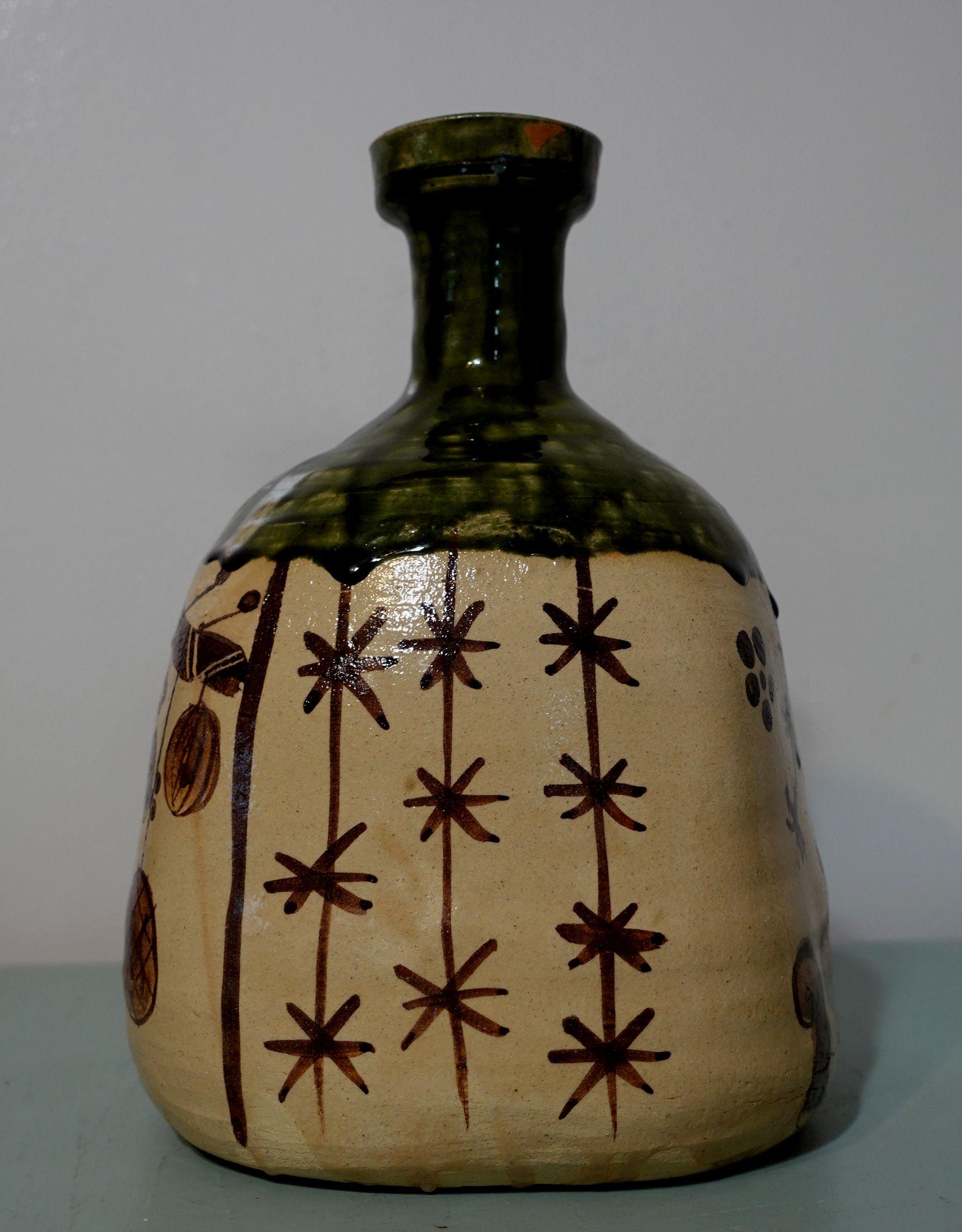 Japanese Oribe Stoneware/Sake Vase w/ Box by Master Takiguchi Kiheiji 瀧口喜兵爾 For Sale 3