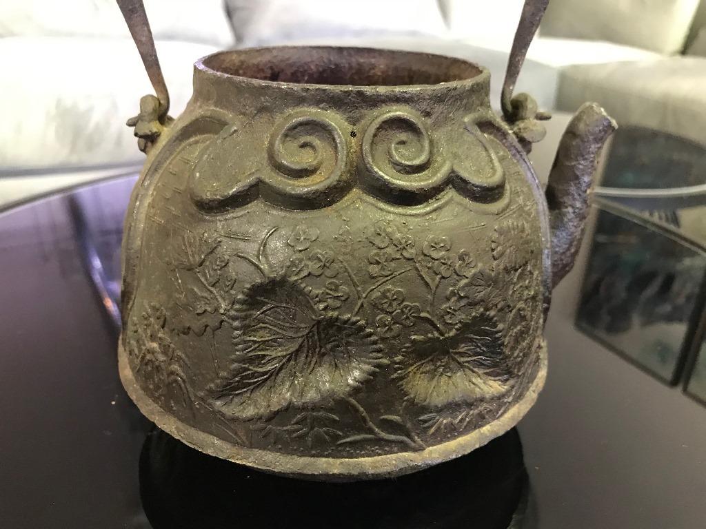 Showa Japanese Ornate Floral Cast Iron Tea Kettle Water Pot Tetsubin Late 19th Century