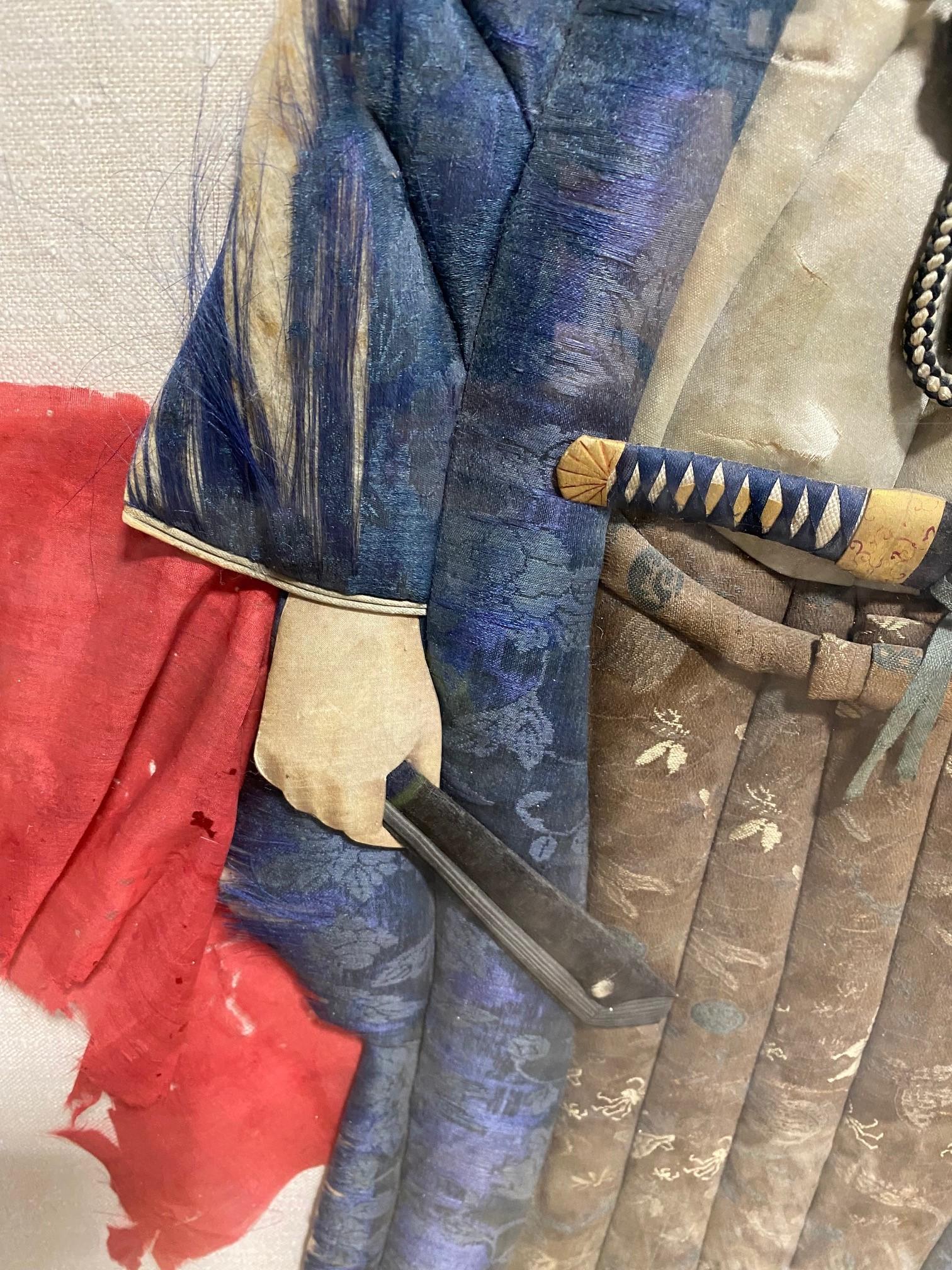 20ième siècle Poupée de marionnette Showa en textile pressé japonais avec cadre Samurai en forme de coussin en vente