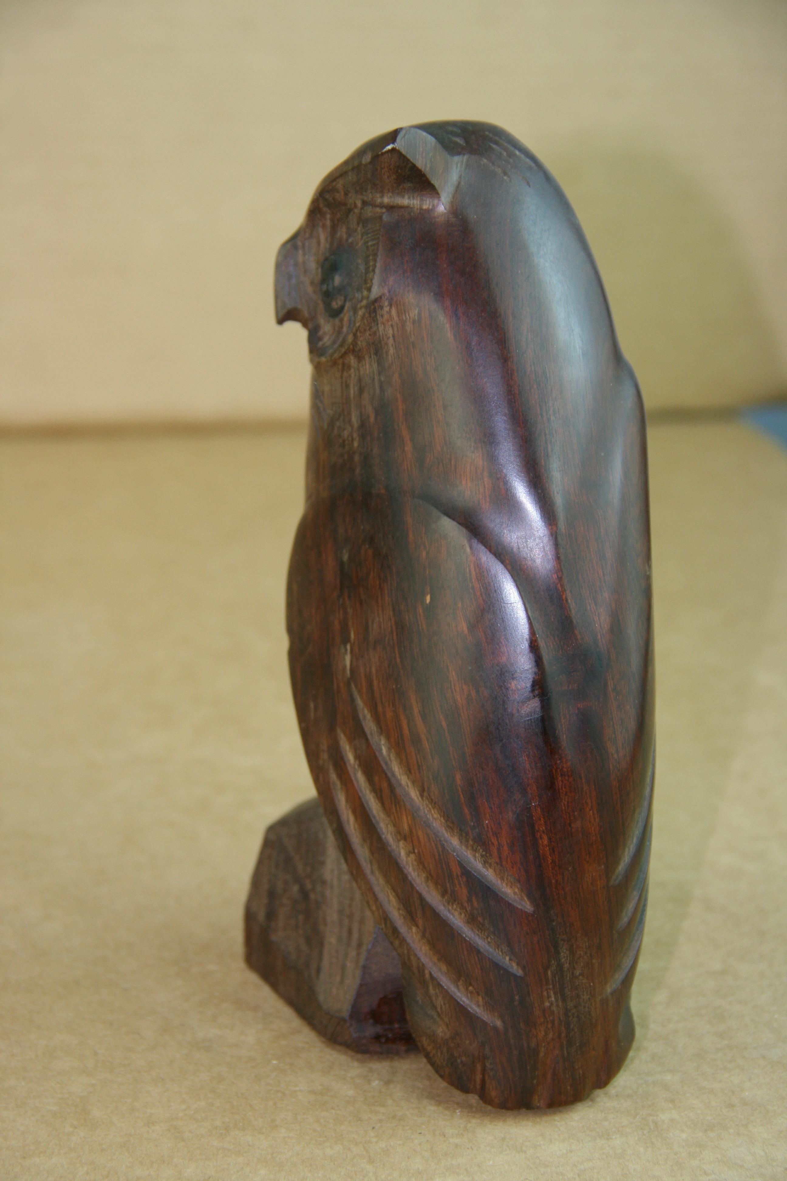 Japanese  Owl Hand Carved Rosewood Sculpture In Good Condition For Sale In Douglas Manor, NY