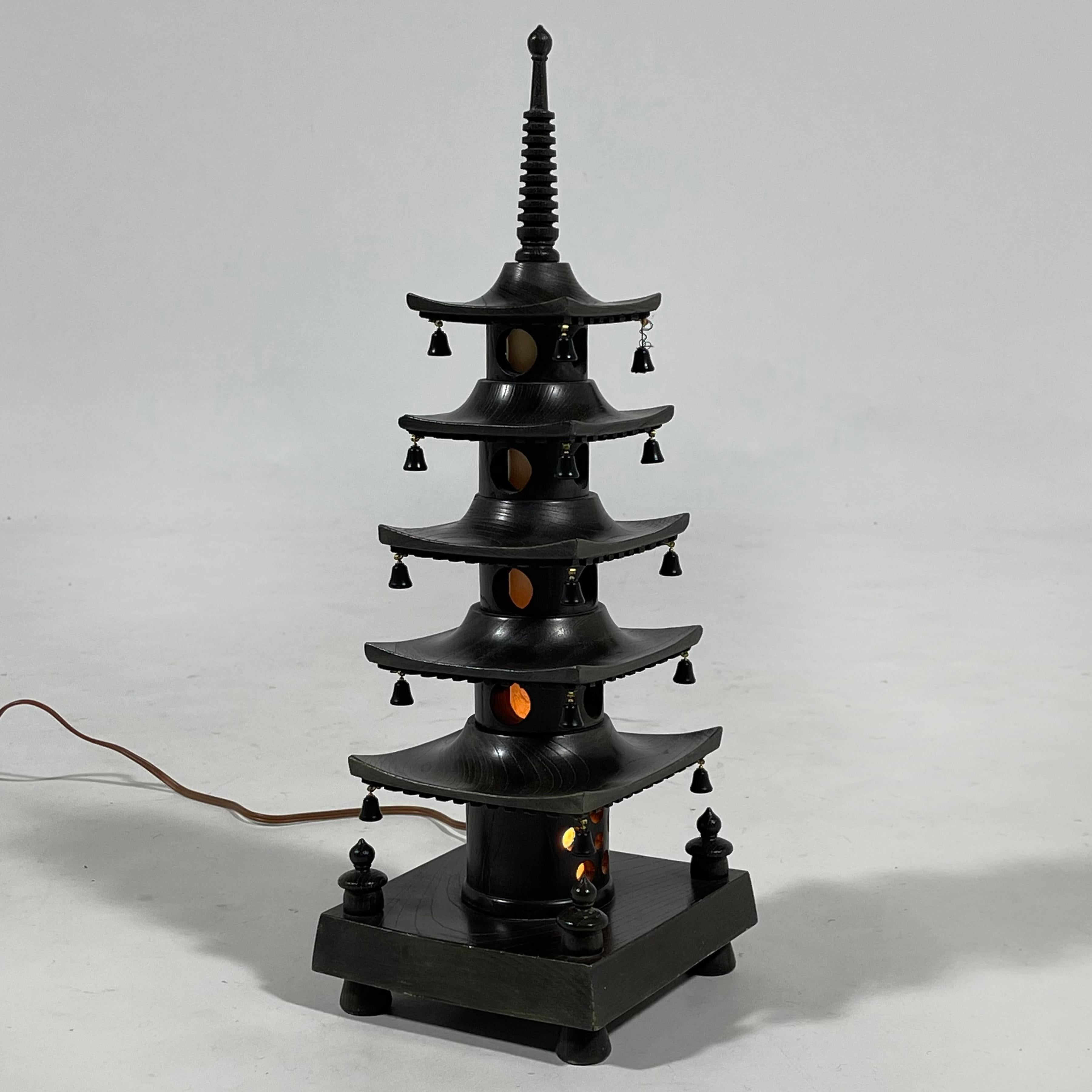 Hollywood Regency Lampe pagode japonaise en vente