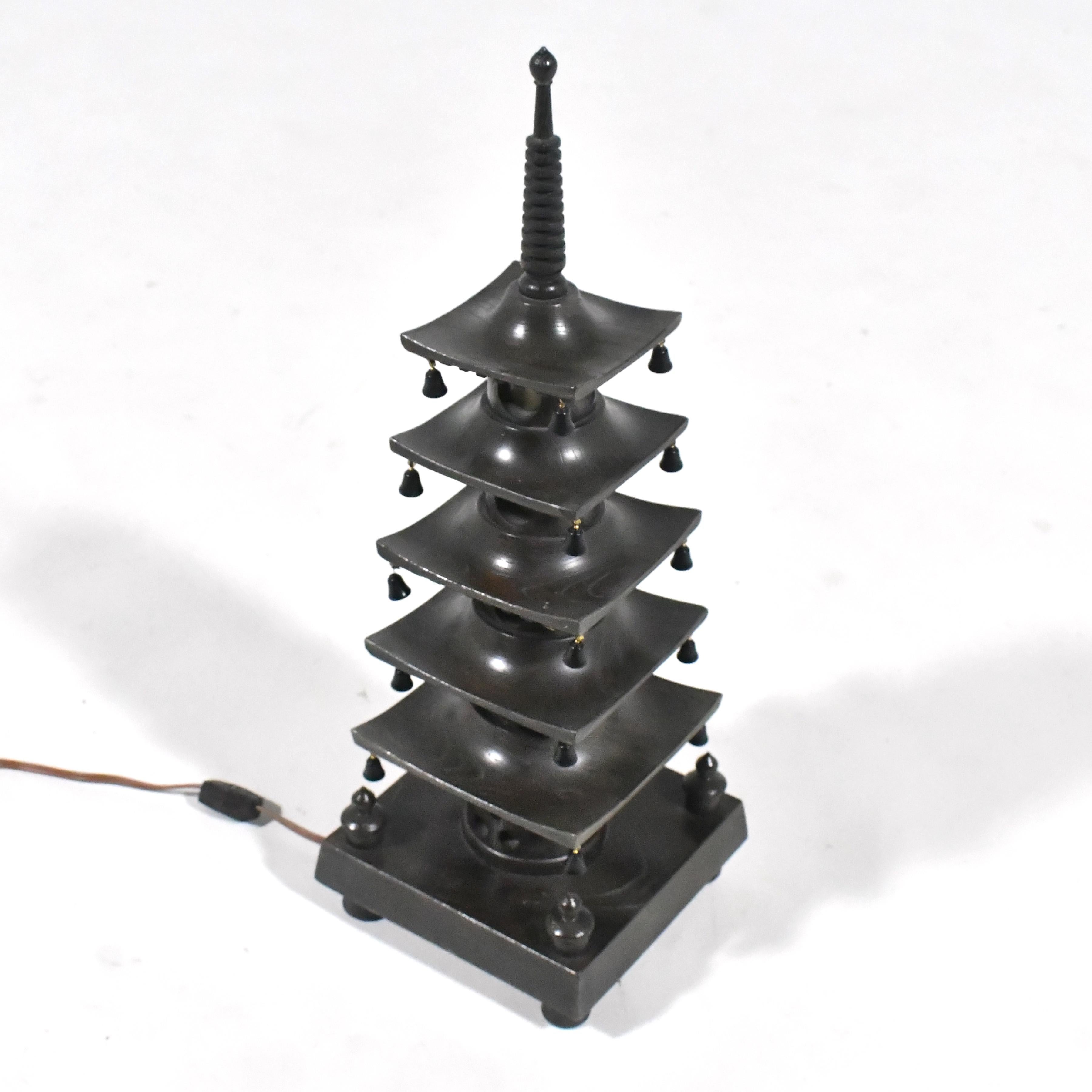 Bois Lampe pagode japonaise en vente