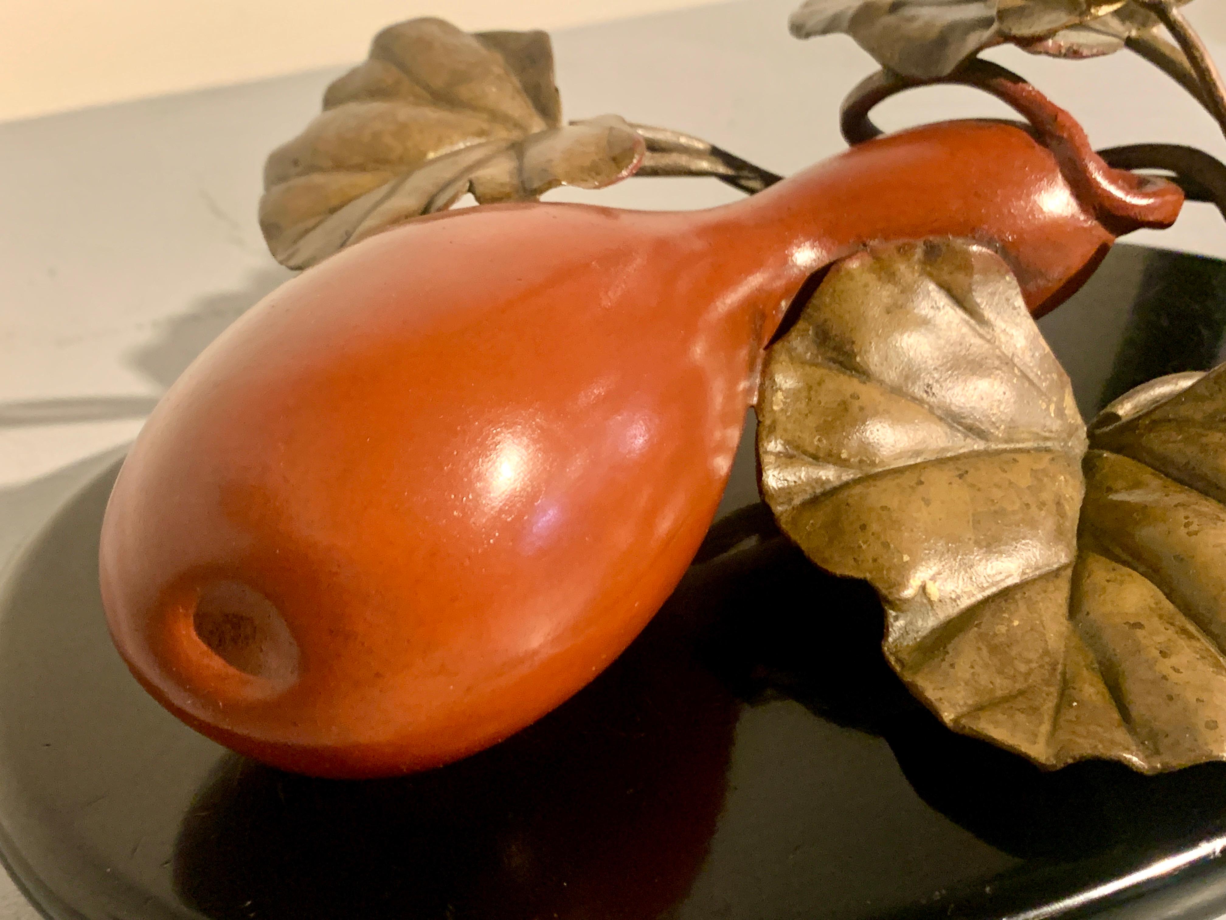 Japanisches bemaltes Bronze-Okimono eines Kürbises von Toyo, Showa-Ära, 1960er Jahre, Japan 5