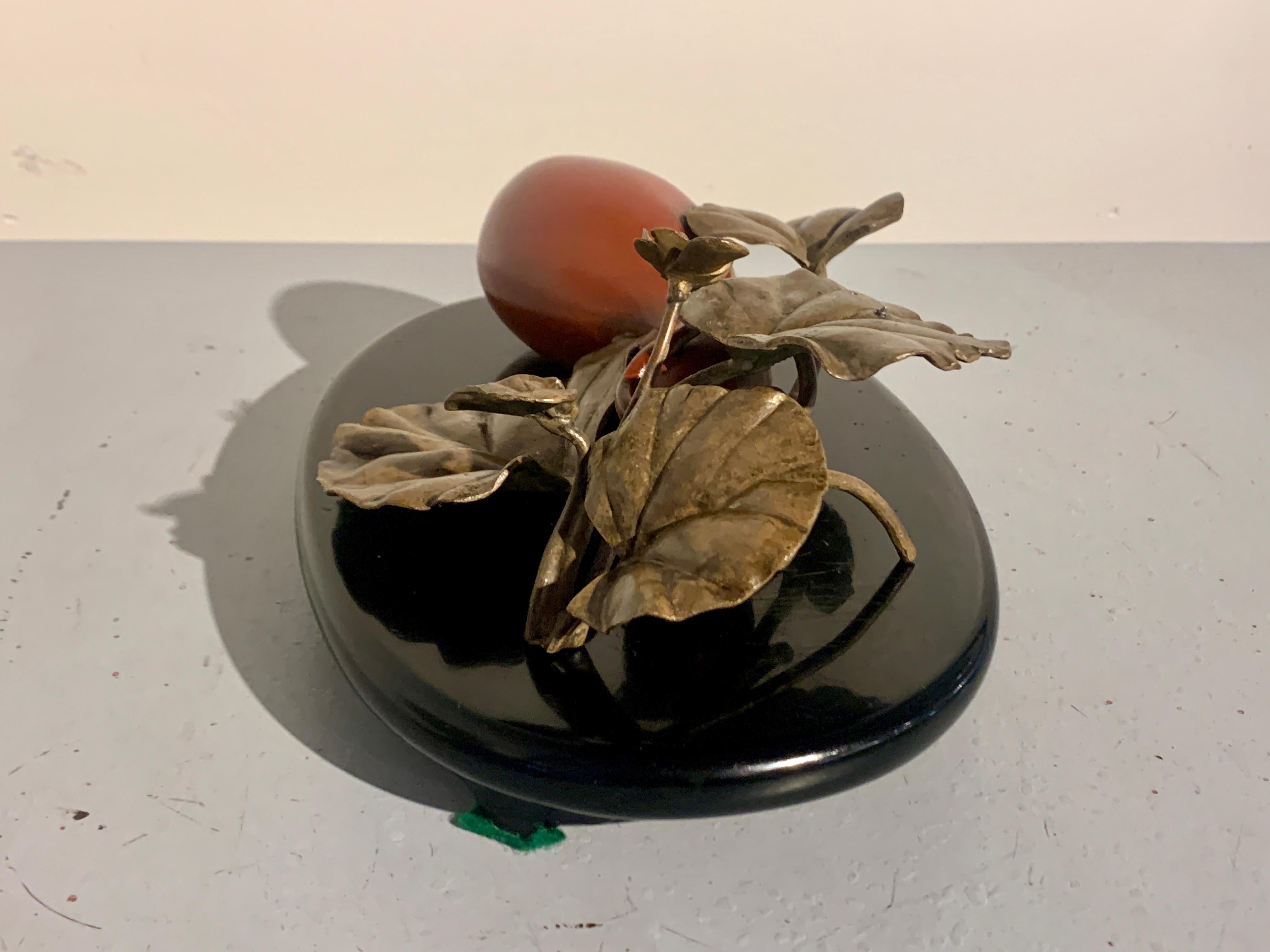 Japanisches bemaltes Bronze-Okimono eines Kürbises von Toyo, Showa-Ära, 1960er Jahre, Japan im Zustand „Gut“ in Austin, TX
