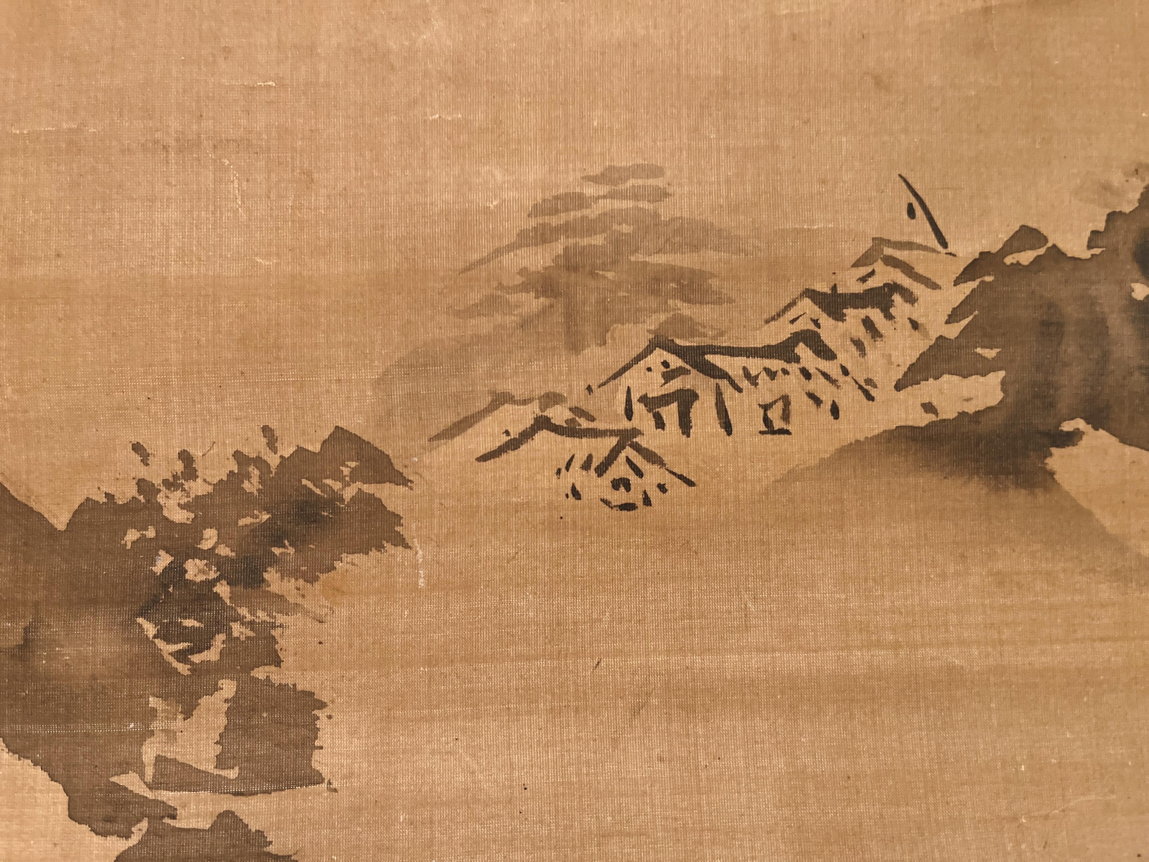 Japanisches Gemälde eines Berges und eines Dorfes, hängende Schnecke (Papier) im Angebot