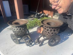 Paire de jardinières japonaises anciennes pour enfants avec chariots, période Meiji
