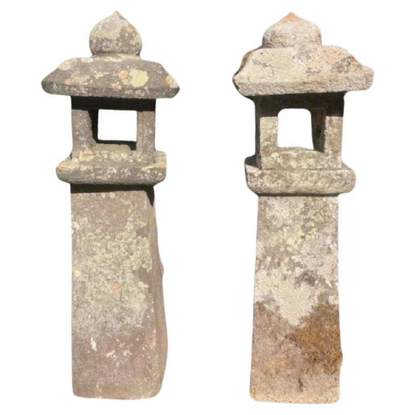 Japanisches Paar antiker Stein-Weg-Laternen