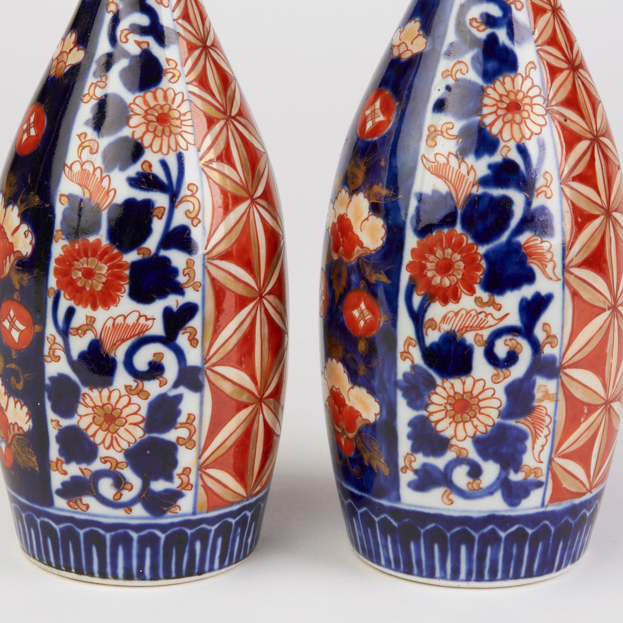 Japanese Pair of Meiji Double Gourd Imari Bottle Shaped Vases 5