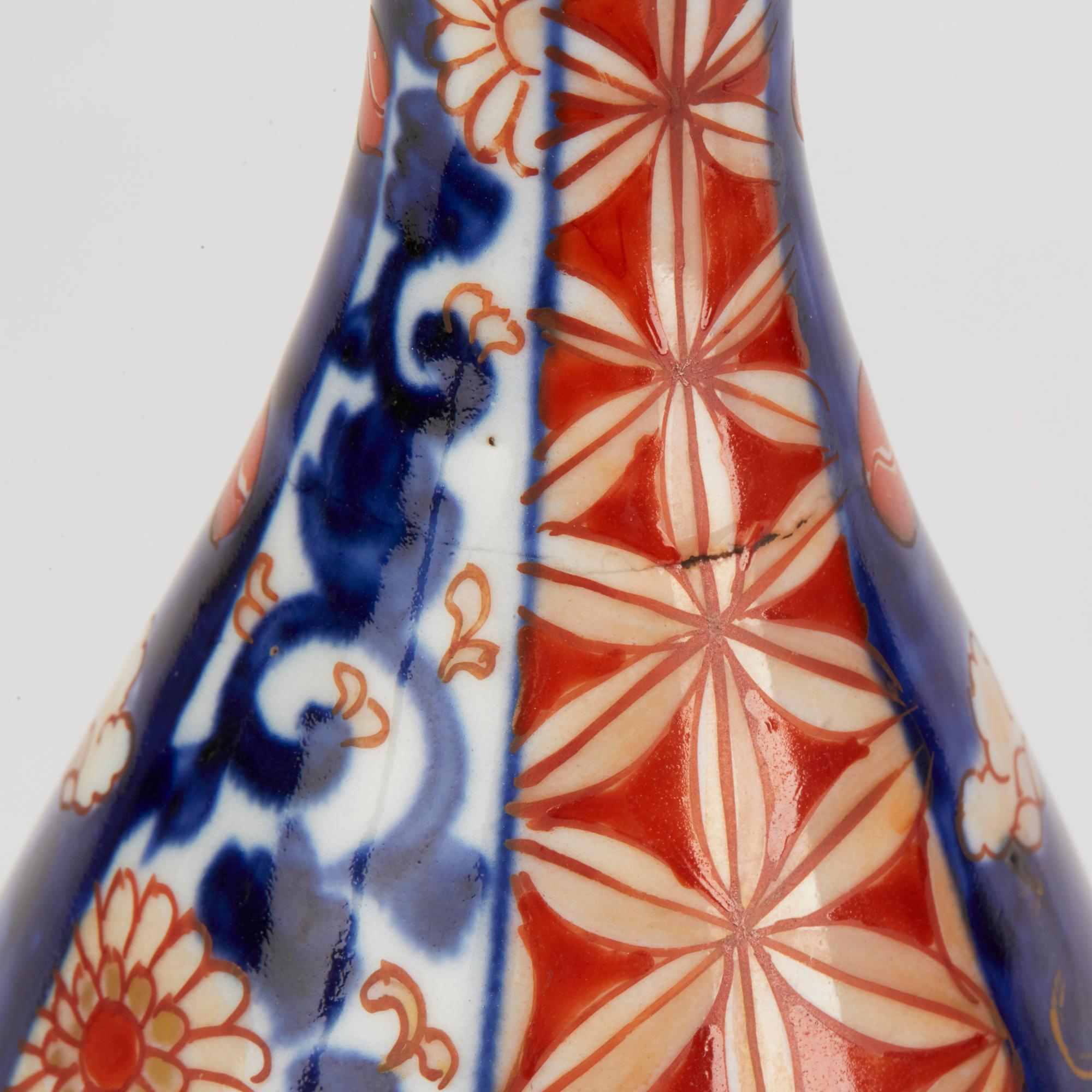 Japanese Pair of Meiji Double Gourd Imari Bottle Shaped Vases In Good Condition In Bishop's Stortford, Hertfordshire