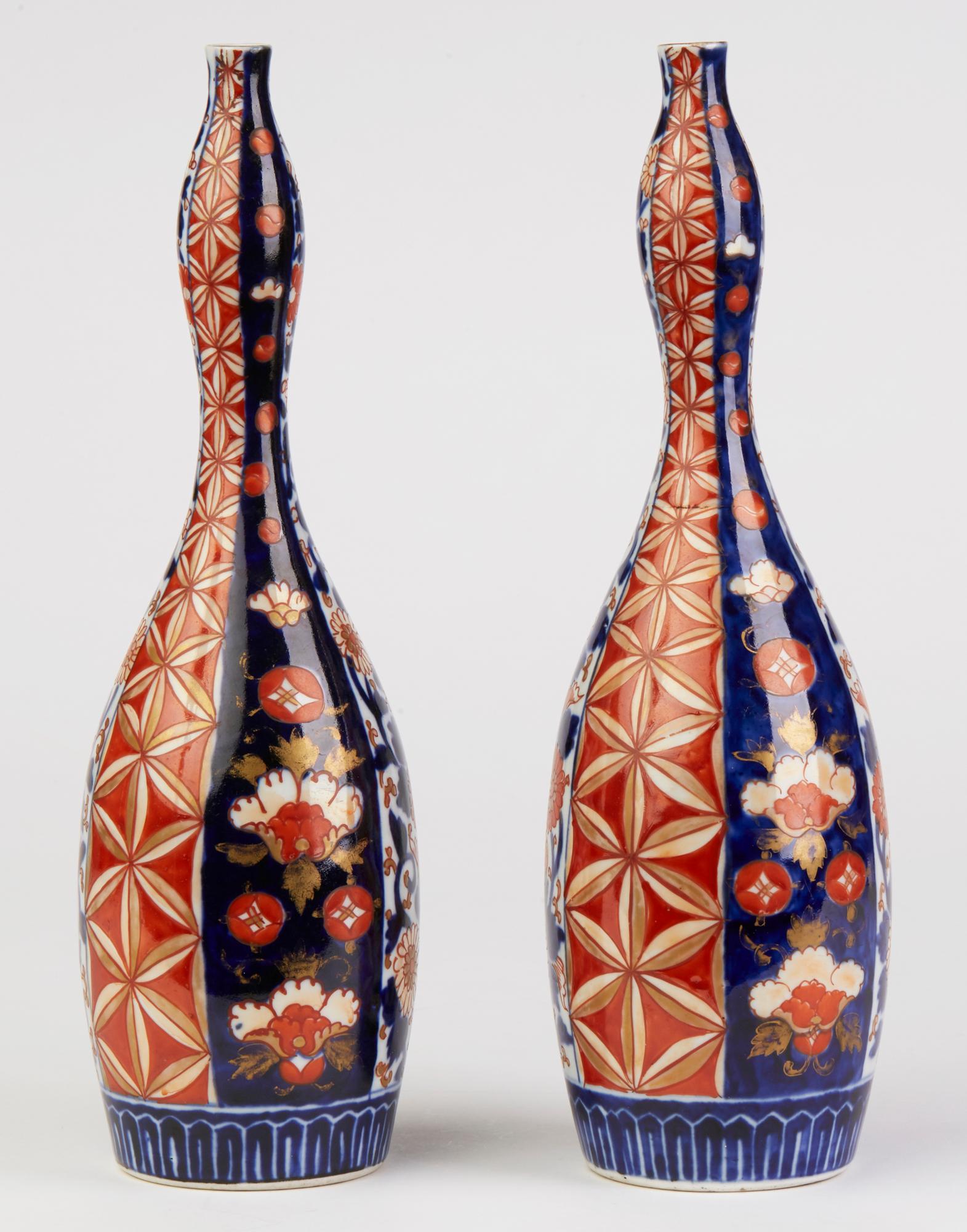 Japanese Pair of Meiji Double Gourd Imari Bottle Shaped Vases 1