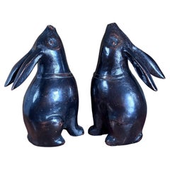 Japonais  Paire de lapins « Moon Gazing » en bronze étiqueté Nieman Marcus, difficile à trouver