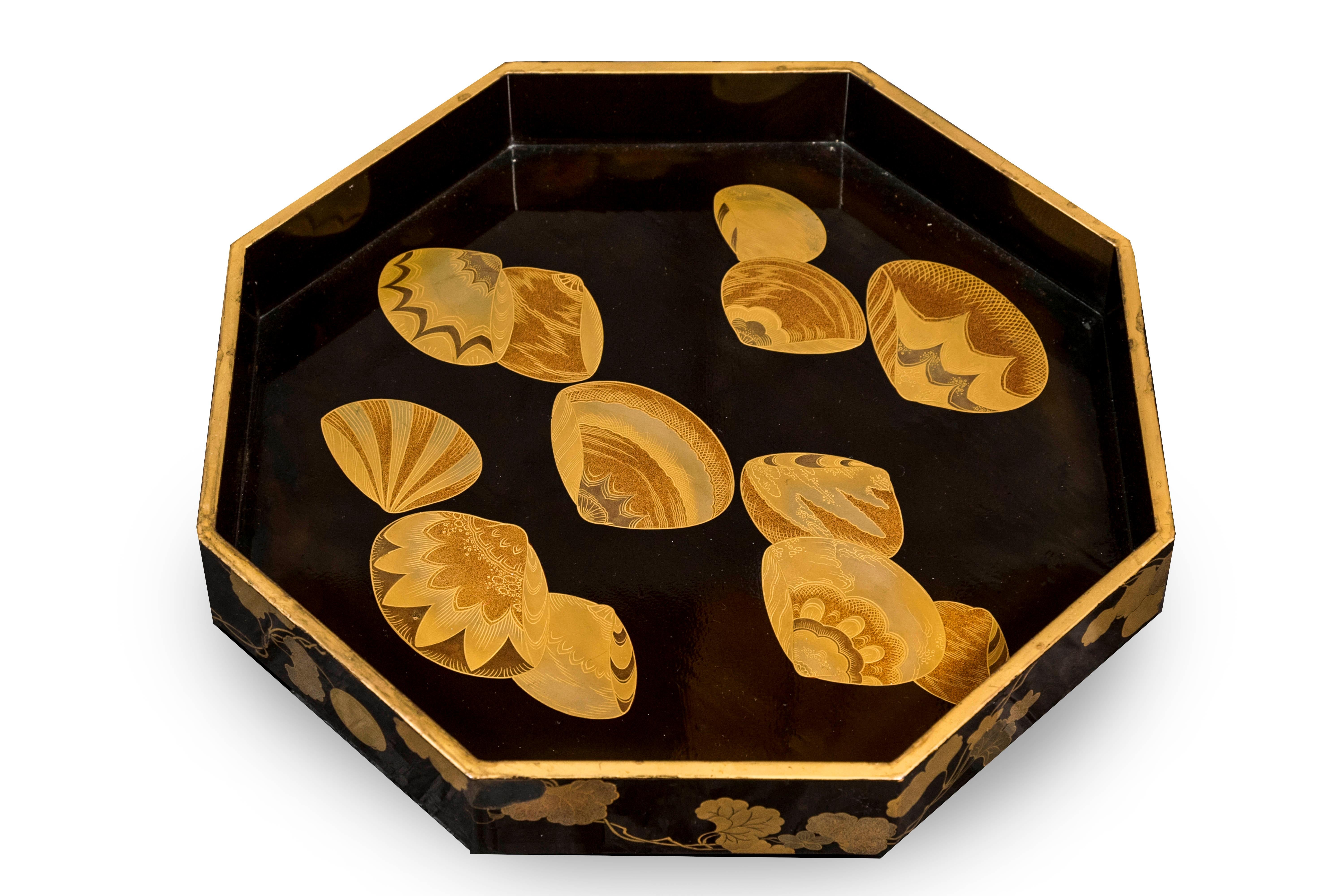 Pareja de cajas japonesas kaioke o Hokkaibako de laca negra y dorada Meiji en venta