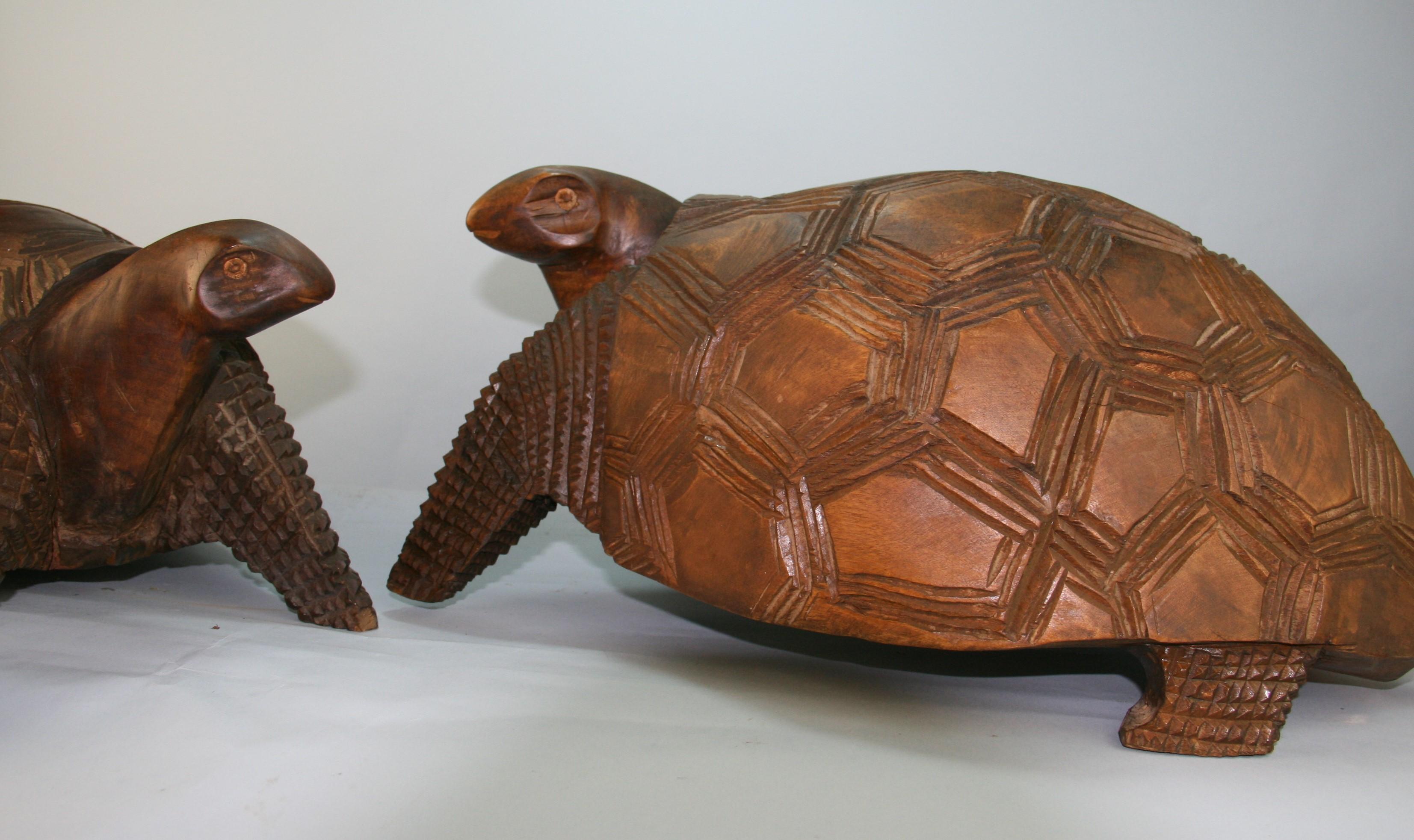 Antiguo Par Japonés de Tortugas Marinas de Madera Tallada a Tamaño Natural en venta 5