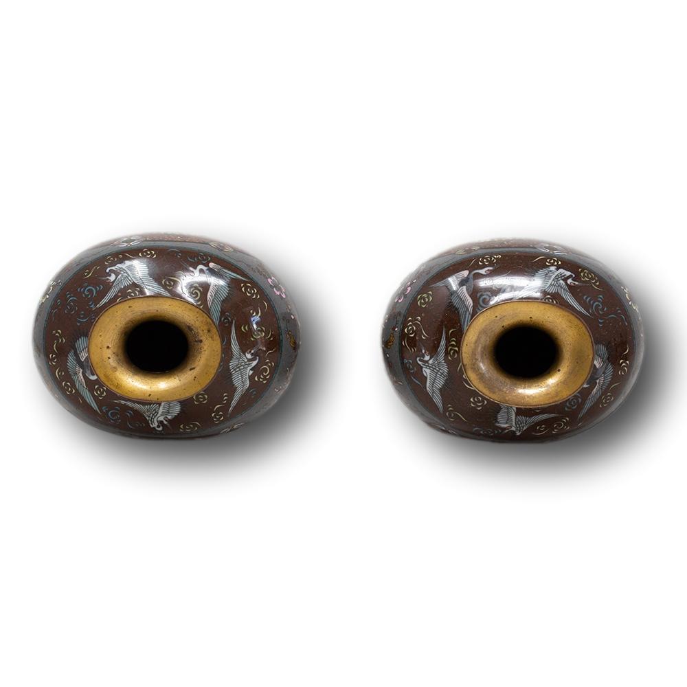 Seltenes japanisches Paar Cloisonné-Emaille-Vasen aus Japan, Honda Yosaburo zugeschrieben (19. Jahrhundert)