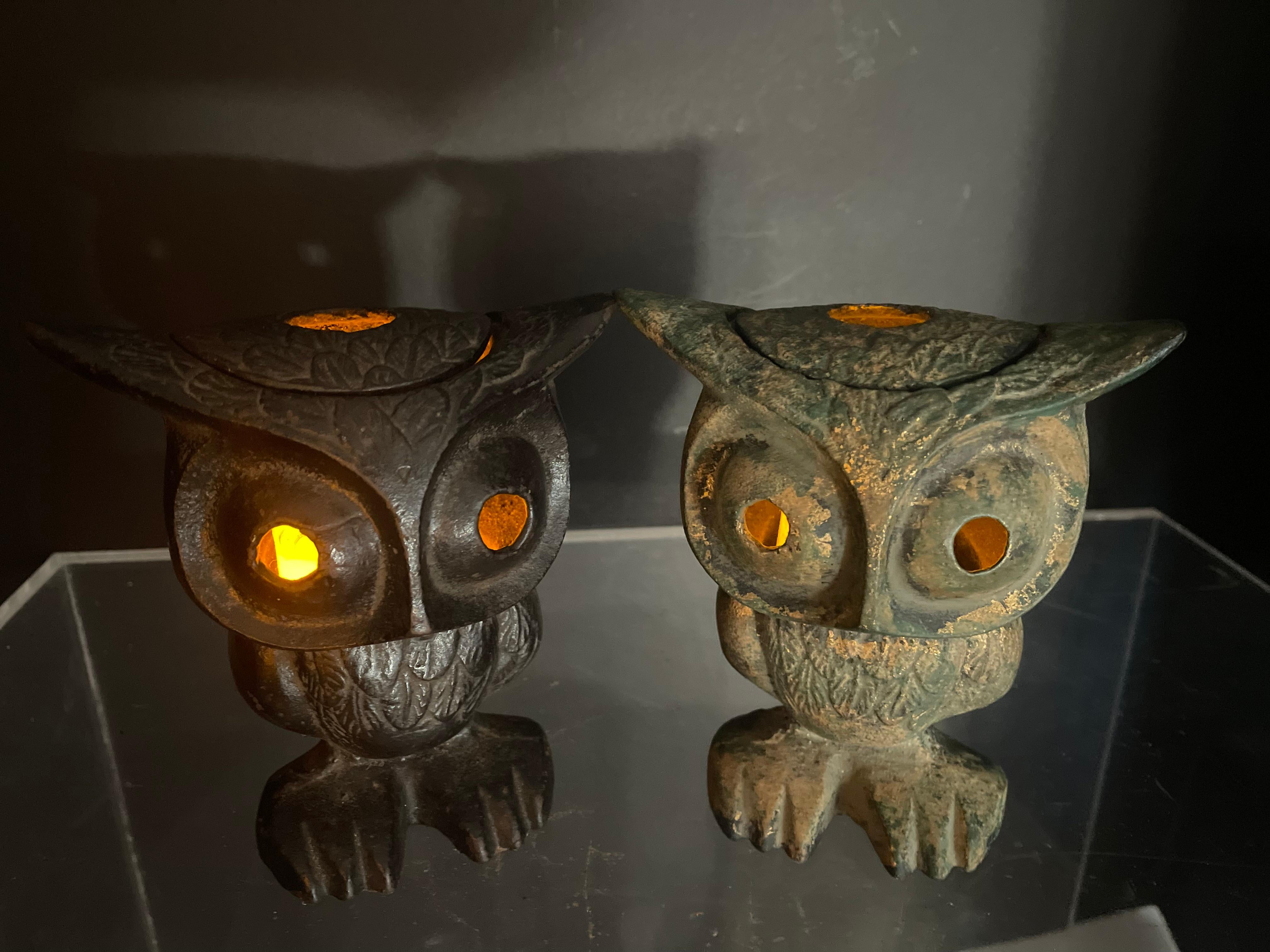 Japanese Pair Old Big Feet Owl Lighting Lanterns In Good Condition For Sale In South Burlington, VT