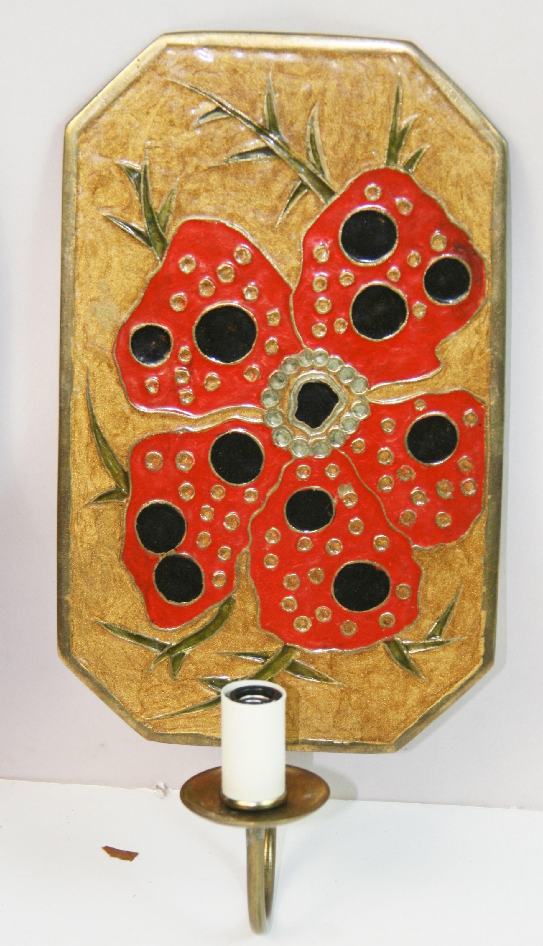 Fait main Paire d'appliques murales Cloissone en laiton et émail (Japon) en vente