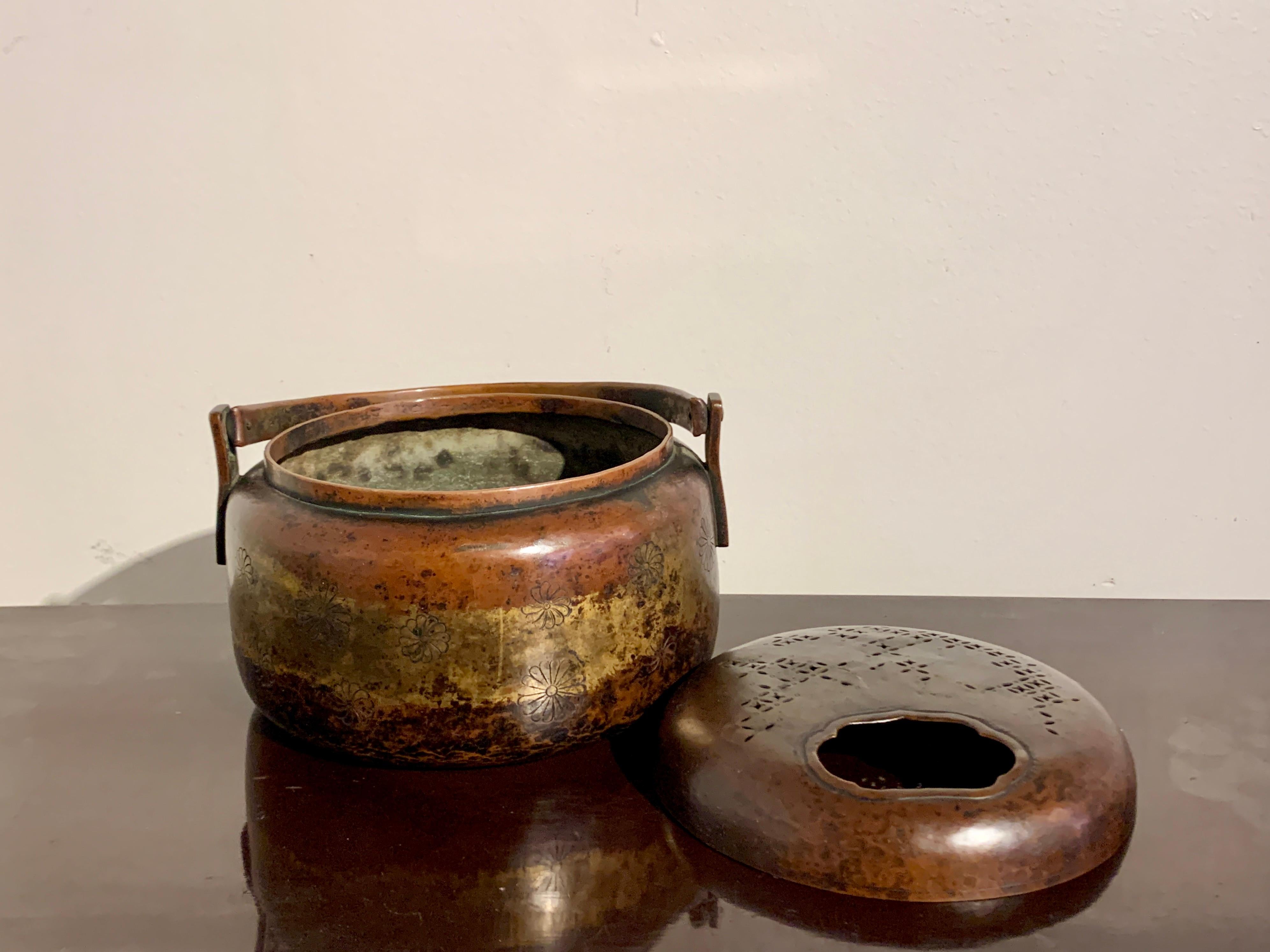 Japanese Parcel Gilt Copper Hibachi, Edo Period, 18th Century, Japan For Sale 2