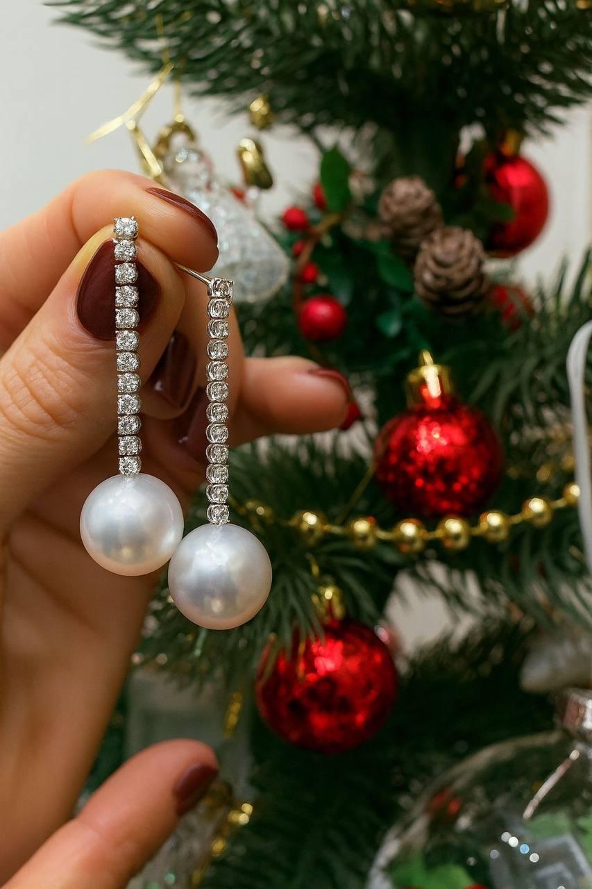 Japanische Perlen- und Diamantohrringe aus Weißgold, Italien (2010) im Angebot 1