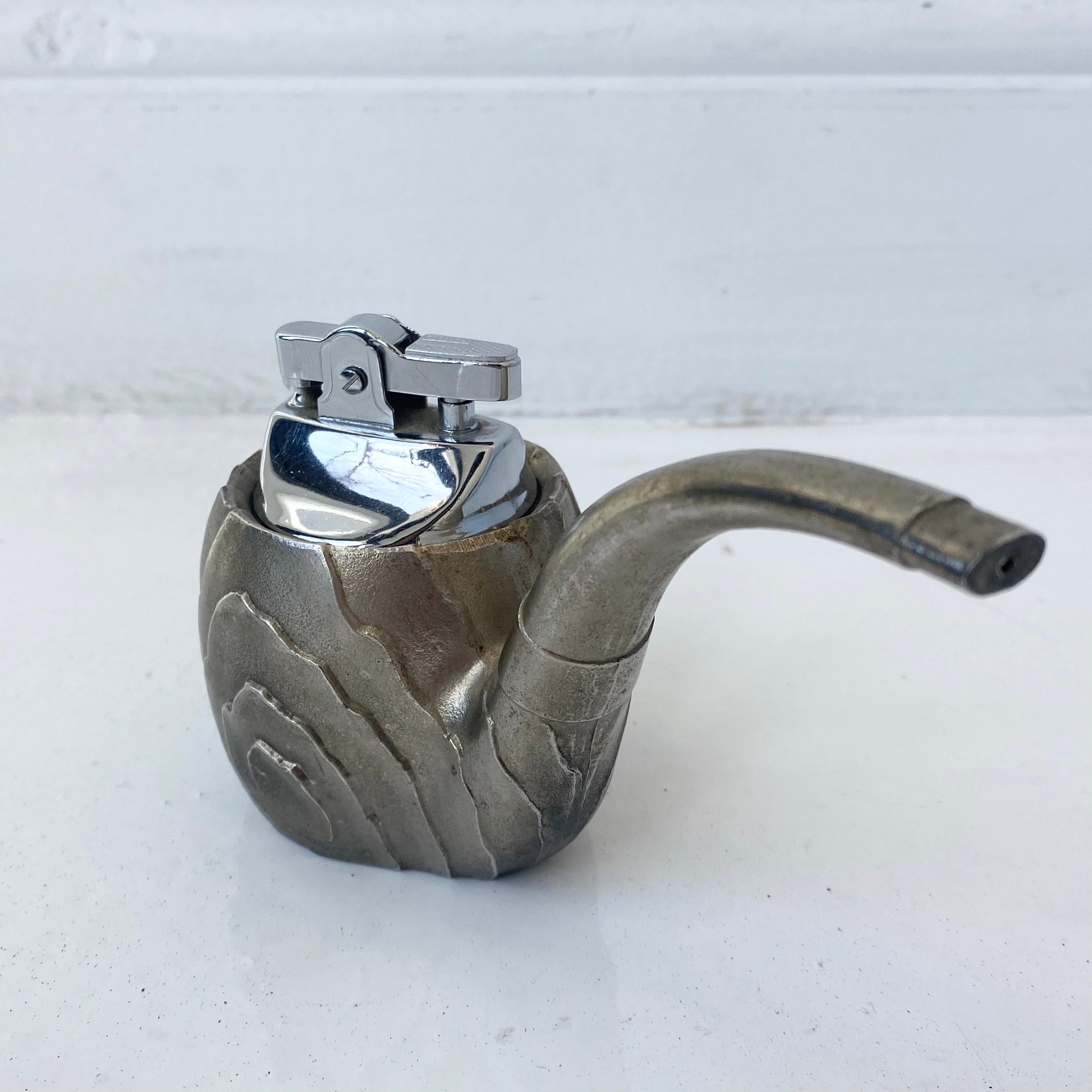 Japanese Pipe Tabletop Lighter In Good Condition For Sale In Los Angeles, CA